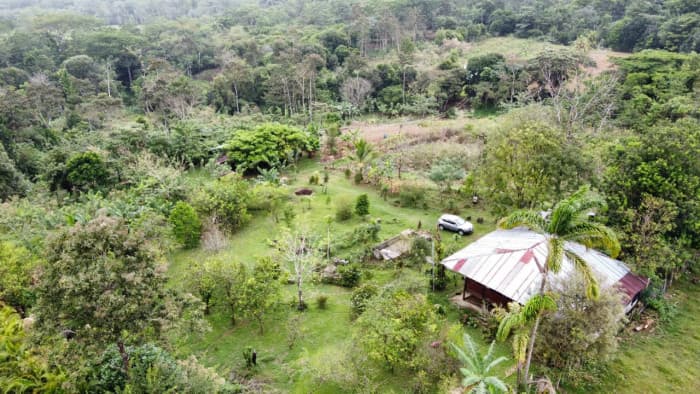 En venta Hermoso terreno en Rio Celeste en Alajuela  - foto 2