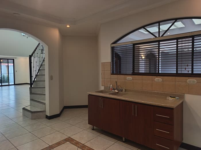 Hermosa Casa en Venta o Renta en Condominio en Moravia. - foto 8