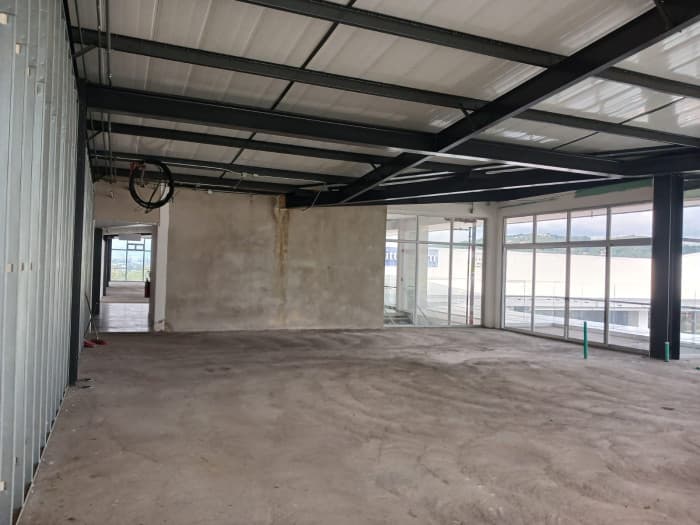 Renta de Oficina 690m2 Comercial, Santa Ana, San José. - foto 2