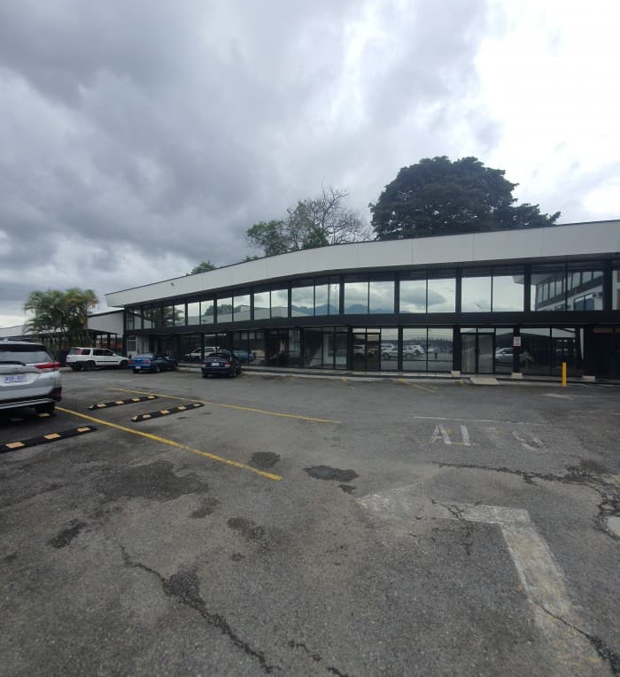 Local Comercial en Renta Plaza Sabana Sur San Jose CR - foto 2