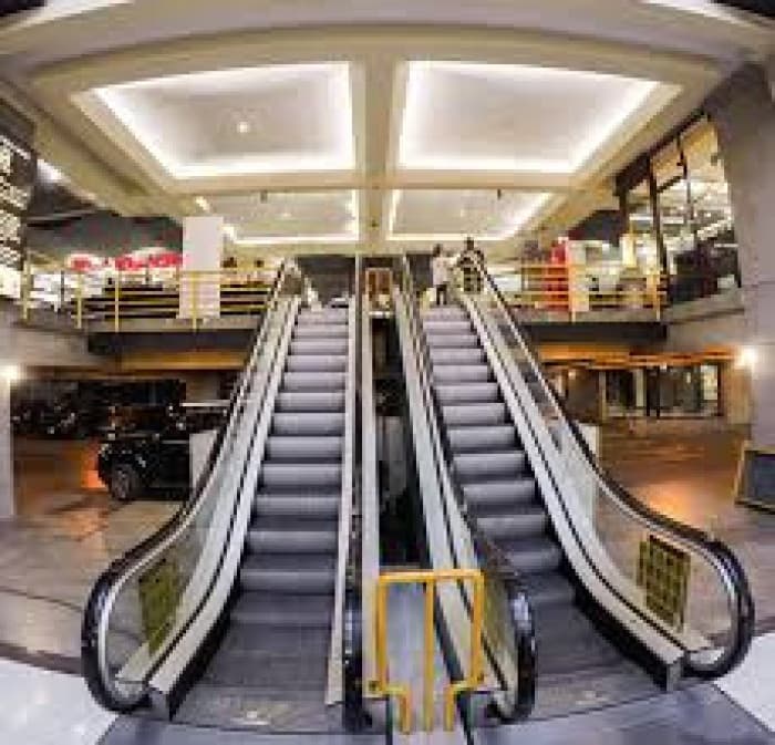 Renta de Oficina Comercial en Plaza en Rohrmoser Pavas  - foto 4