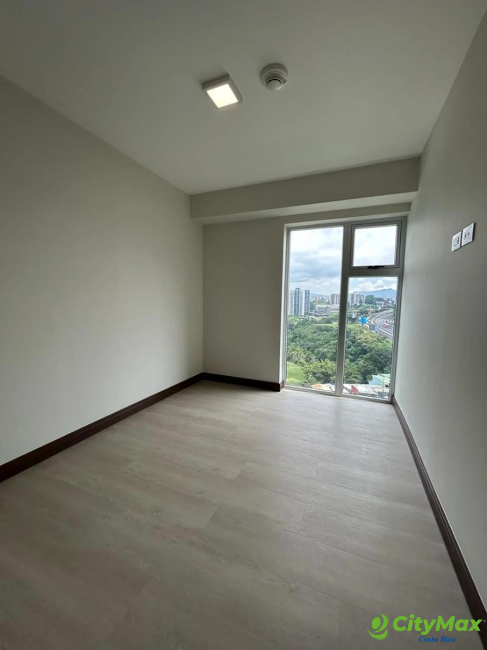 Apartamento Residencial en Venta La Uruca San José - foto 1