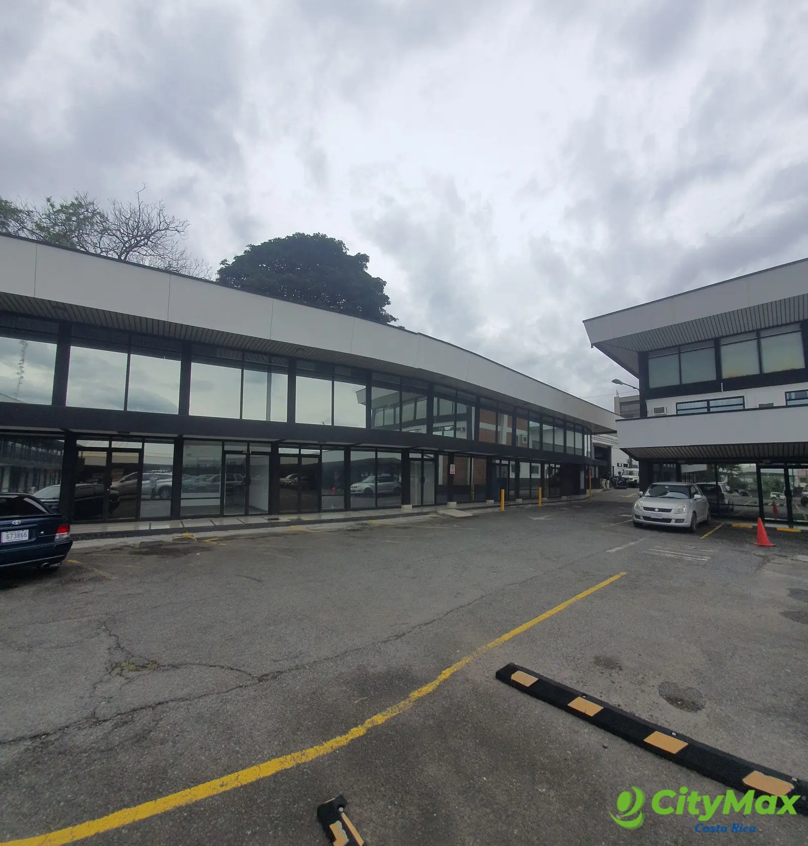 Oficina Comercial en Alquiler en CC sabana Sur San José - foto 1