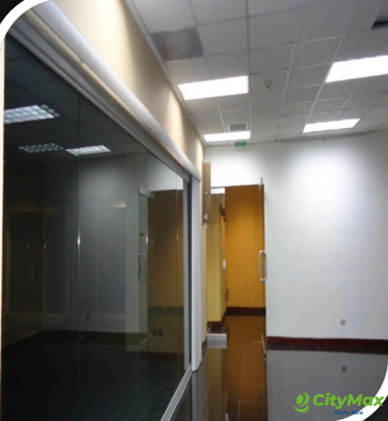Renta de 537m² para Oficina en Oficentro en Santa Ana - foto 1