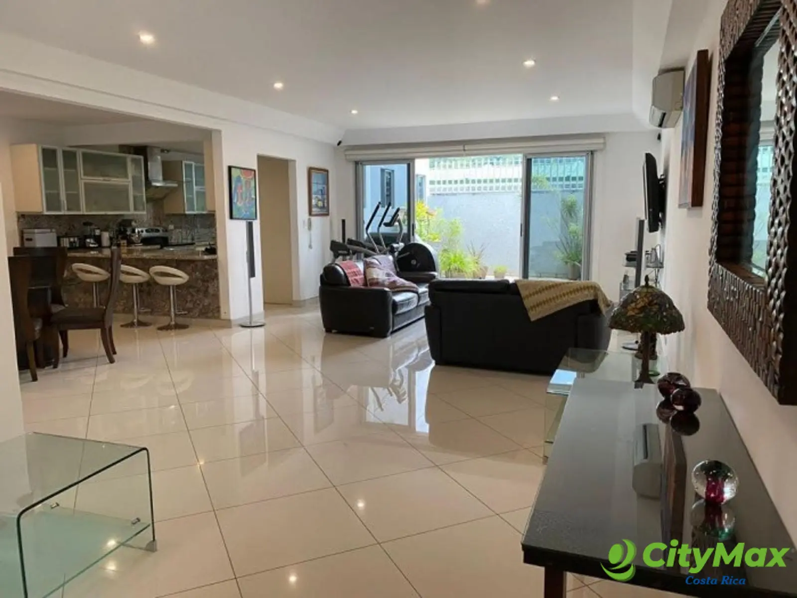 Rento lujosa casa Amueblada en Condominio en Escazú - foto 1