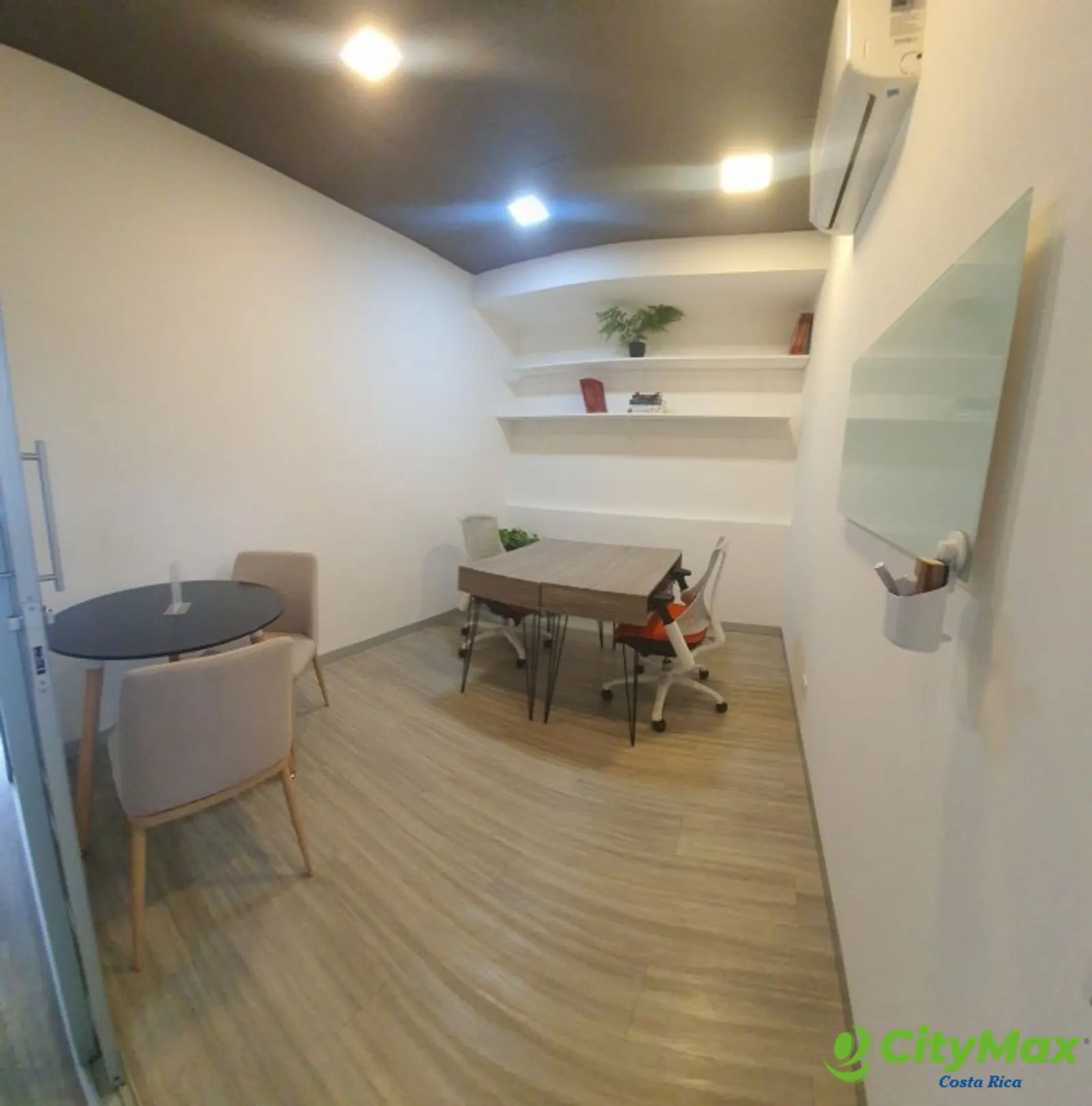 Moderna oficina en renta en Santa Ana centro San José - foto 1