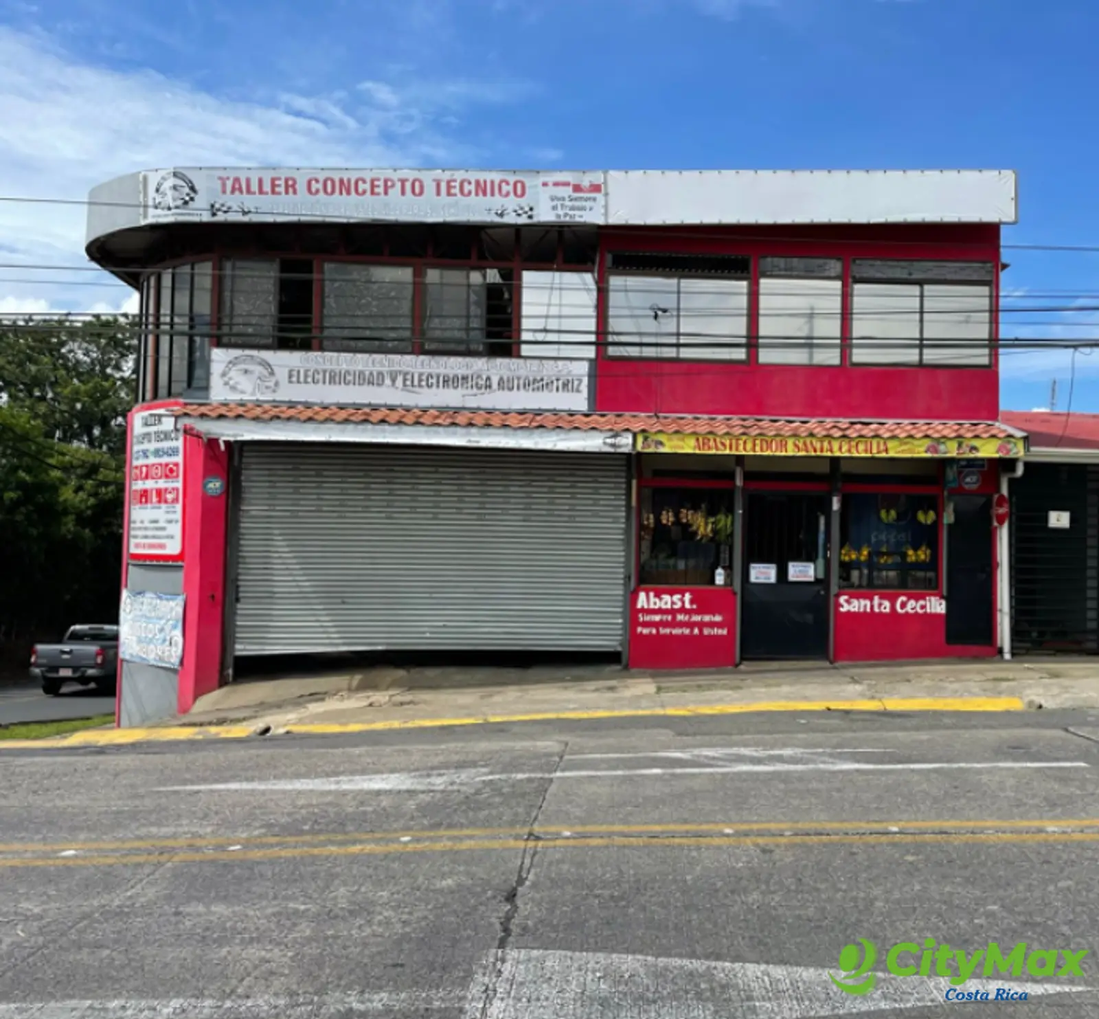 Edificio Comercial En Venta En Santa Cecilia, Heredia - Frente de la Propiedad