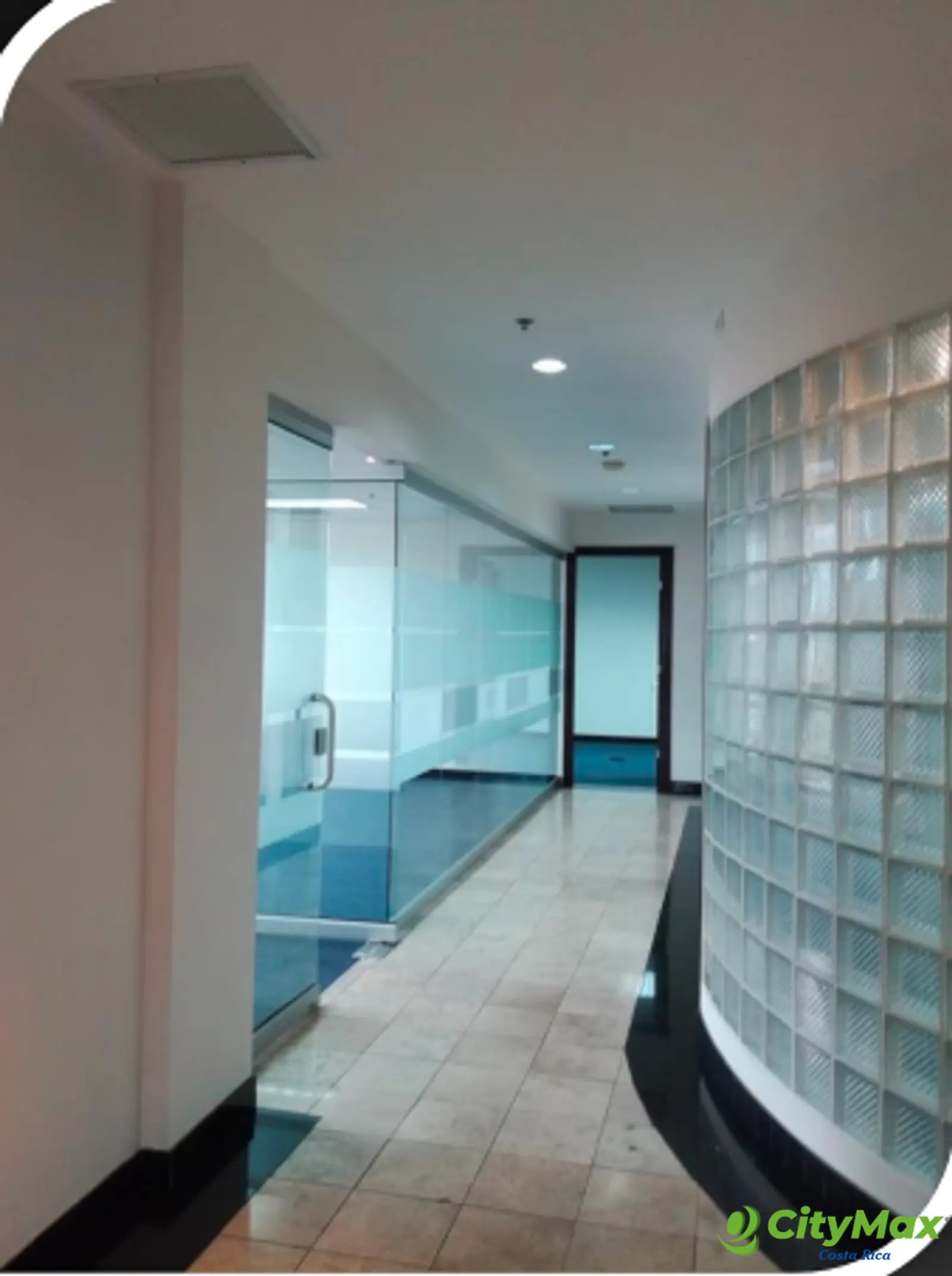 Oficina en Arriendo de 564 m² en Oficentro en Santa Ana - foto 1