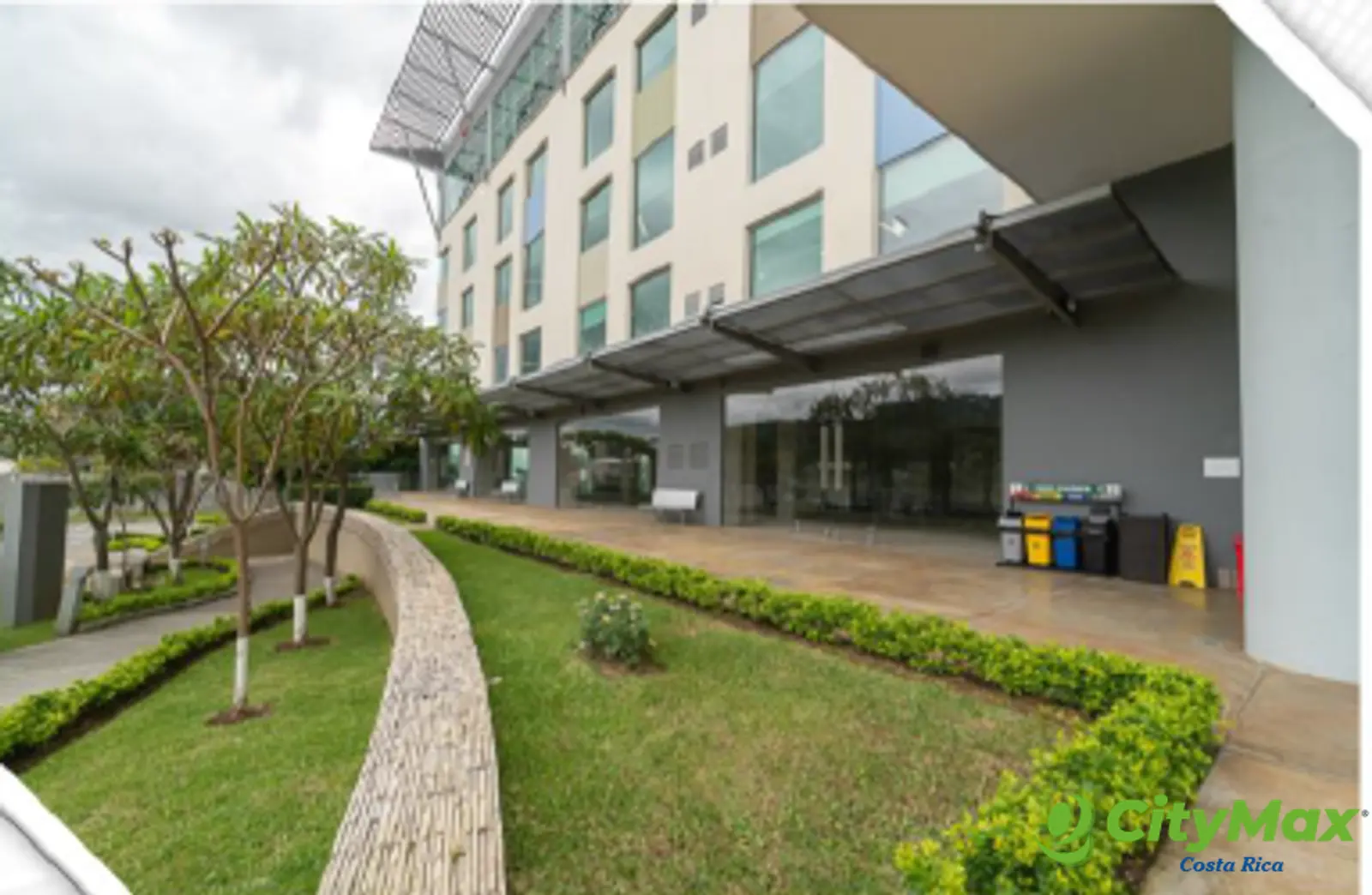 Local u Oficina Alquiler en Centro Corporativo Cartago  - foto 1
