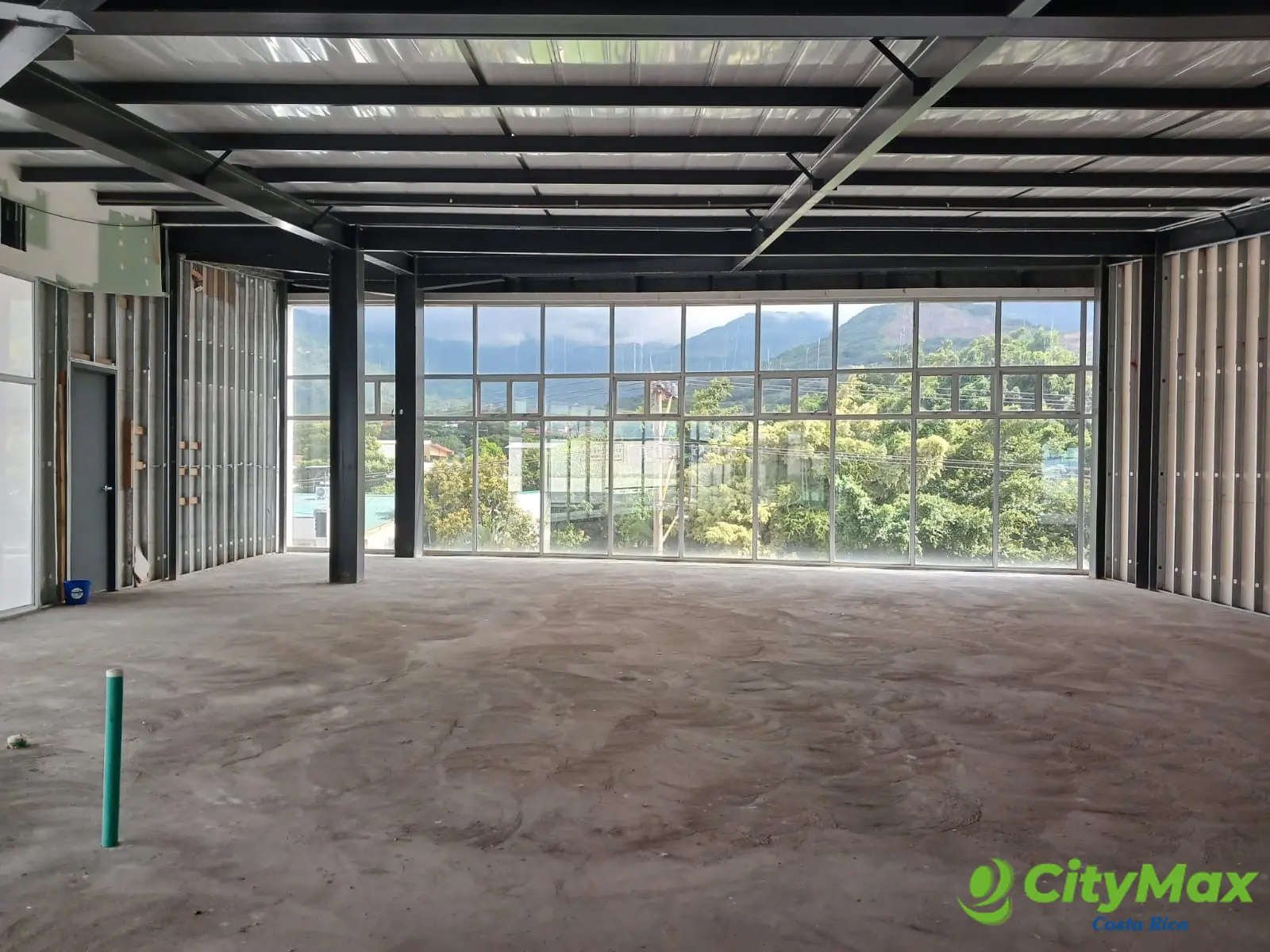 Renta de Oficina 690m2 Comercial, Santa Ana, San José. - foto 1