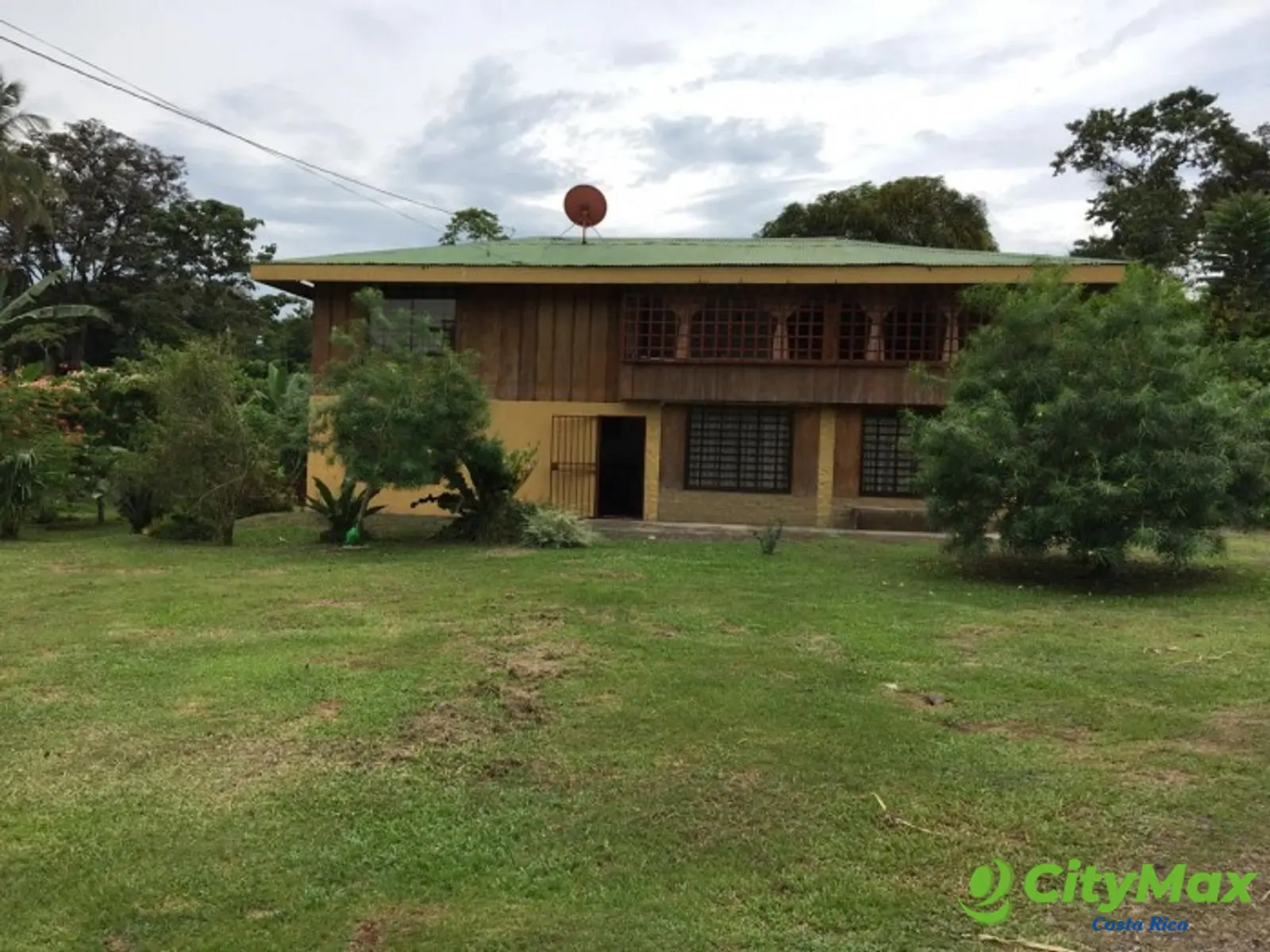 Gran Propiedad en Pocora Limón Ideal para Inversión - foto 1