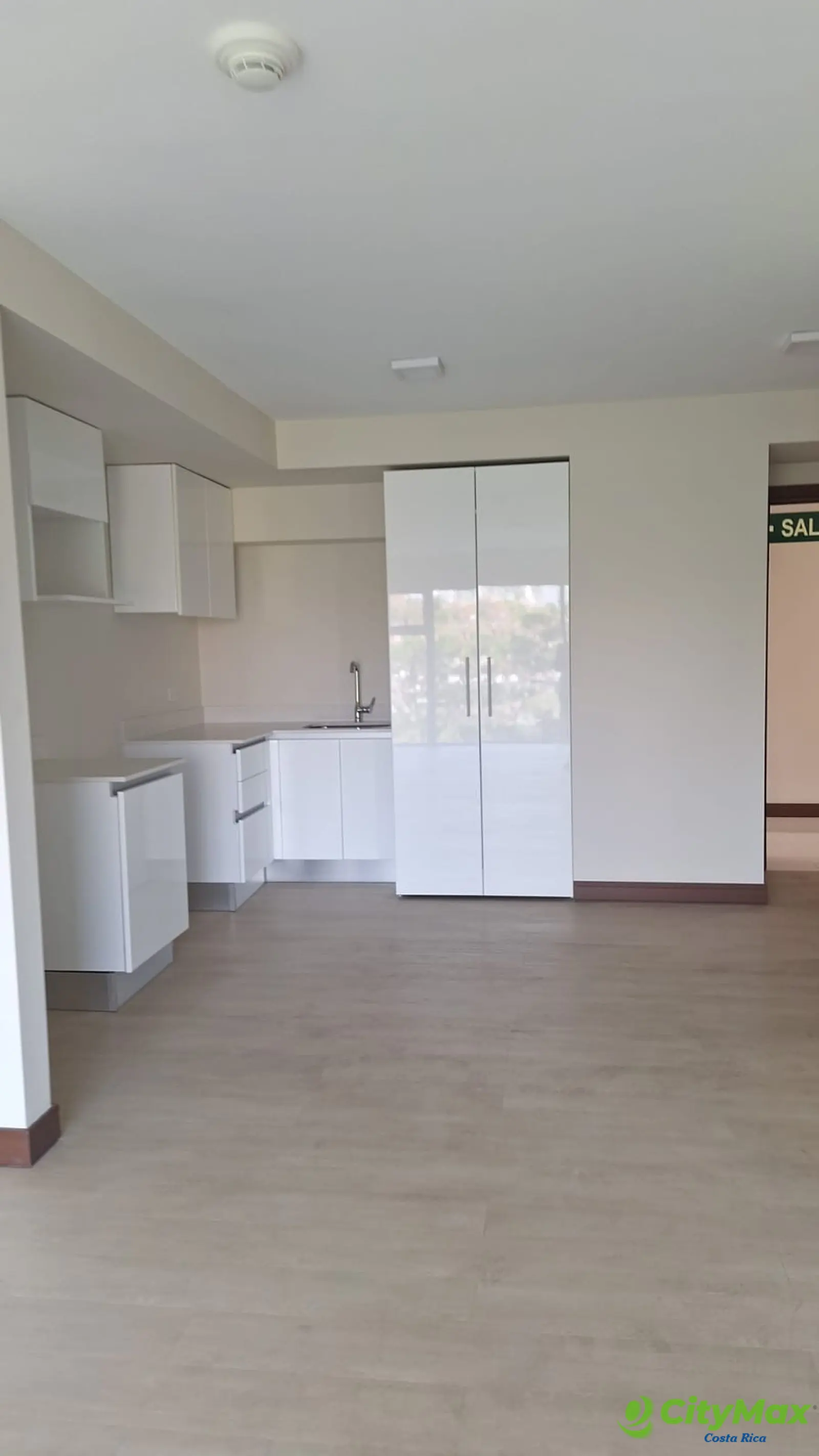 Apartamento Semiamueblado en venta Condominio, la Uruca - foto 1