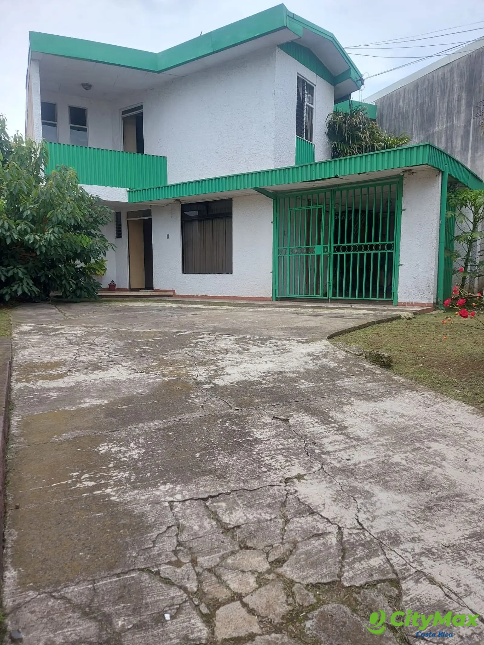 Centríca Casa en Venta en Heredia por Palacio Deportes - foto 1