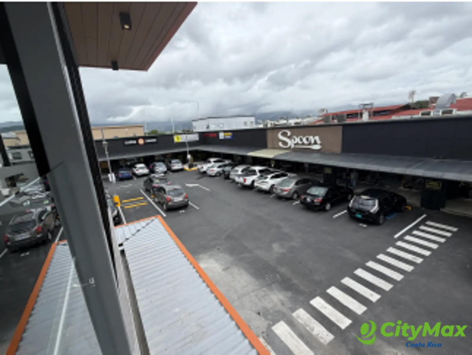 Local comercial en Renta en Plaza Luko, Zapote San José - foto 1