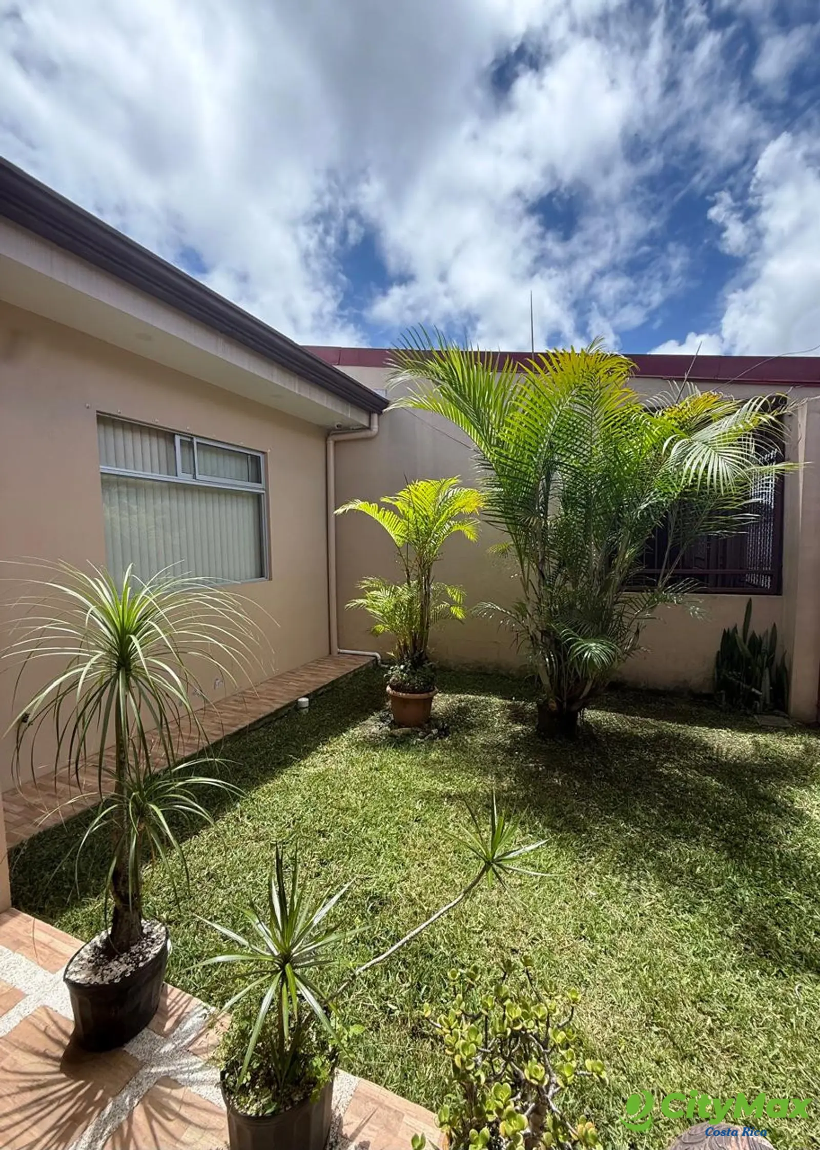 Hermosa Casa en Venta, Caballo Blanco, Cartago - foto 1