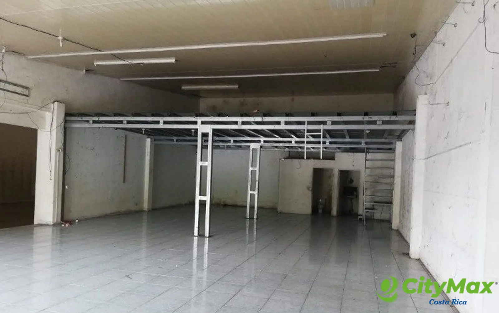 Local en Alquiler en Guápiles con Excelente Ubicación - foto 1