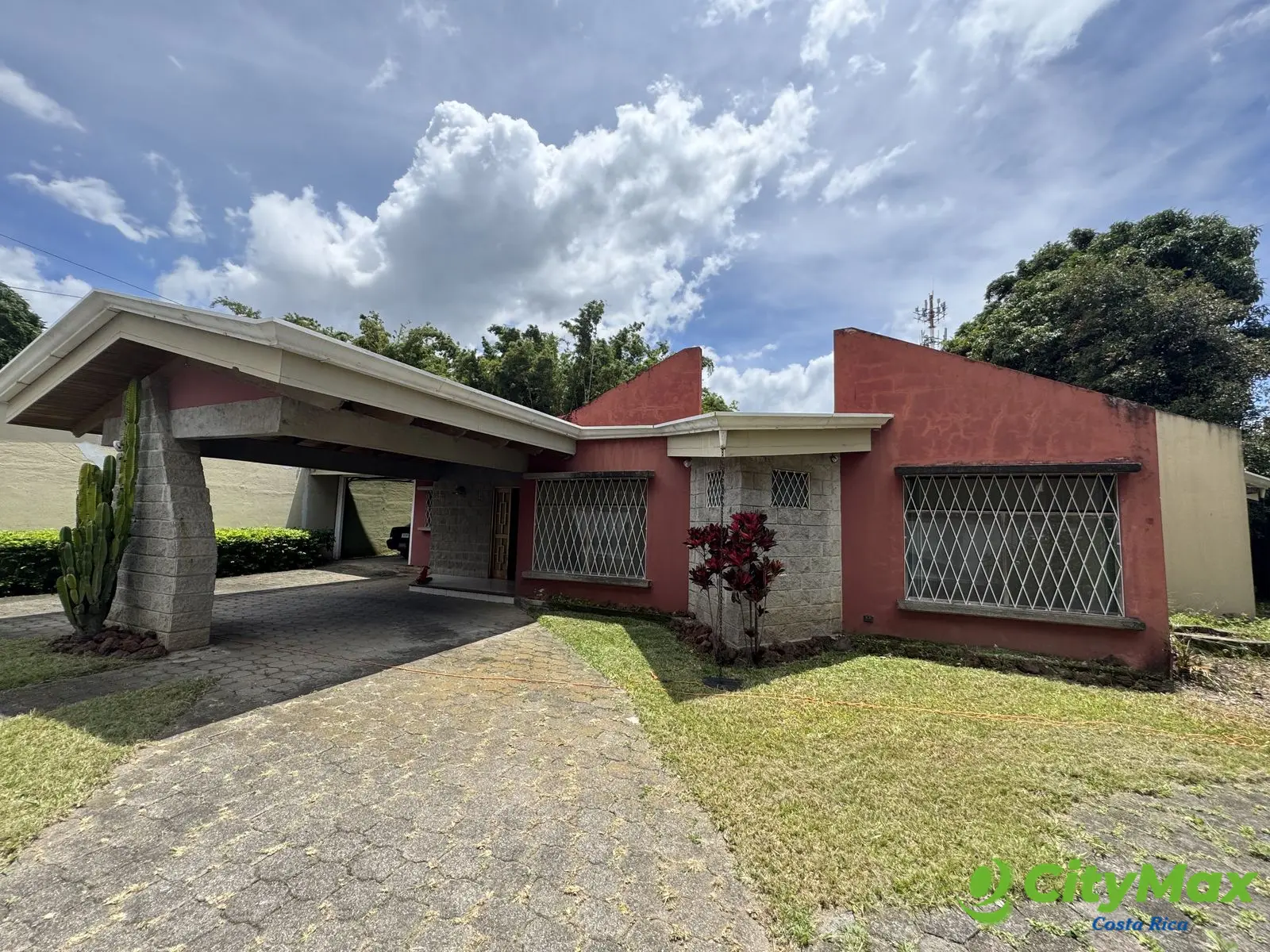 Casa amplia en venta en Guachipelín de Escazú - foto 1