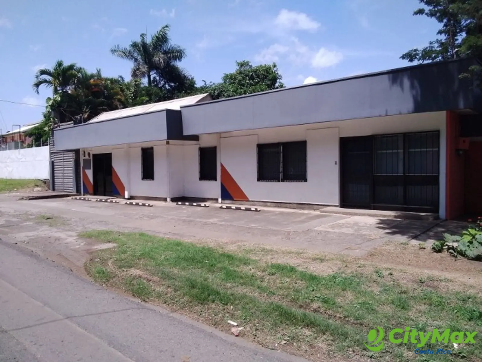 En venta edificio en San José cerca de La Uruca CR - foto 1
