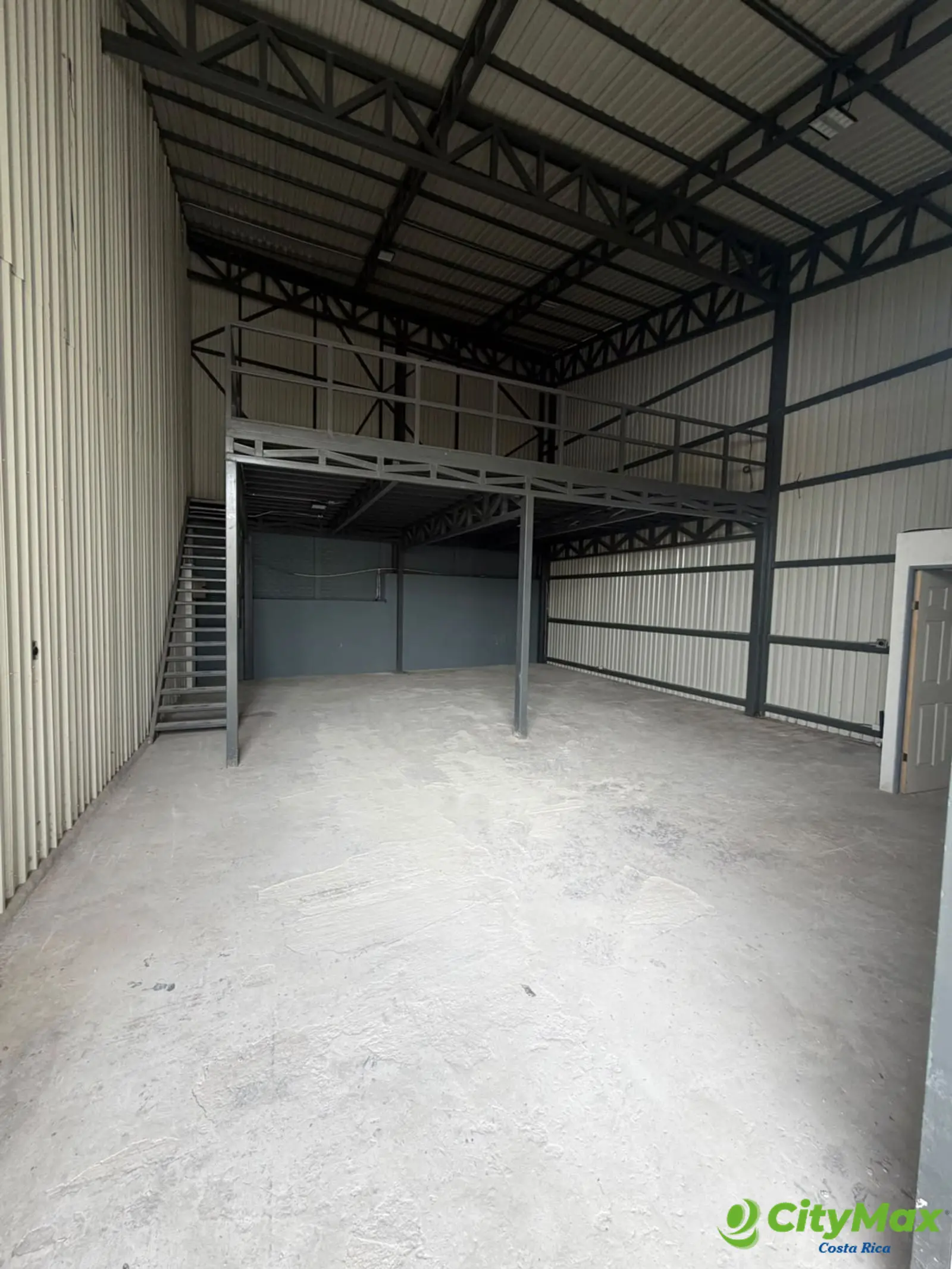 Bodega de 136m2 en renta en Radial de Belén en Heredia - foto 1