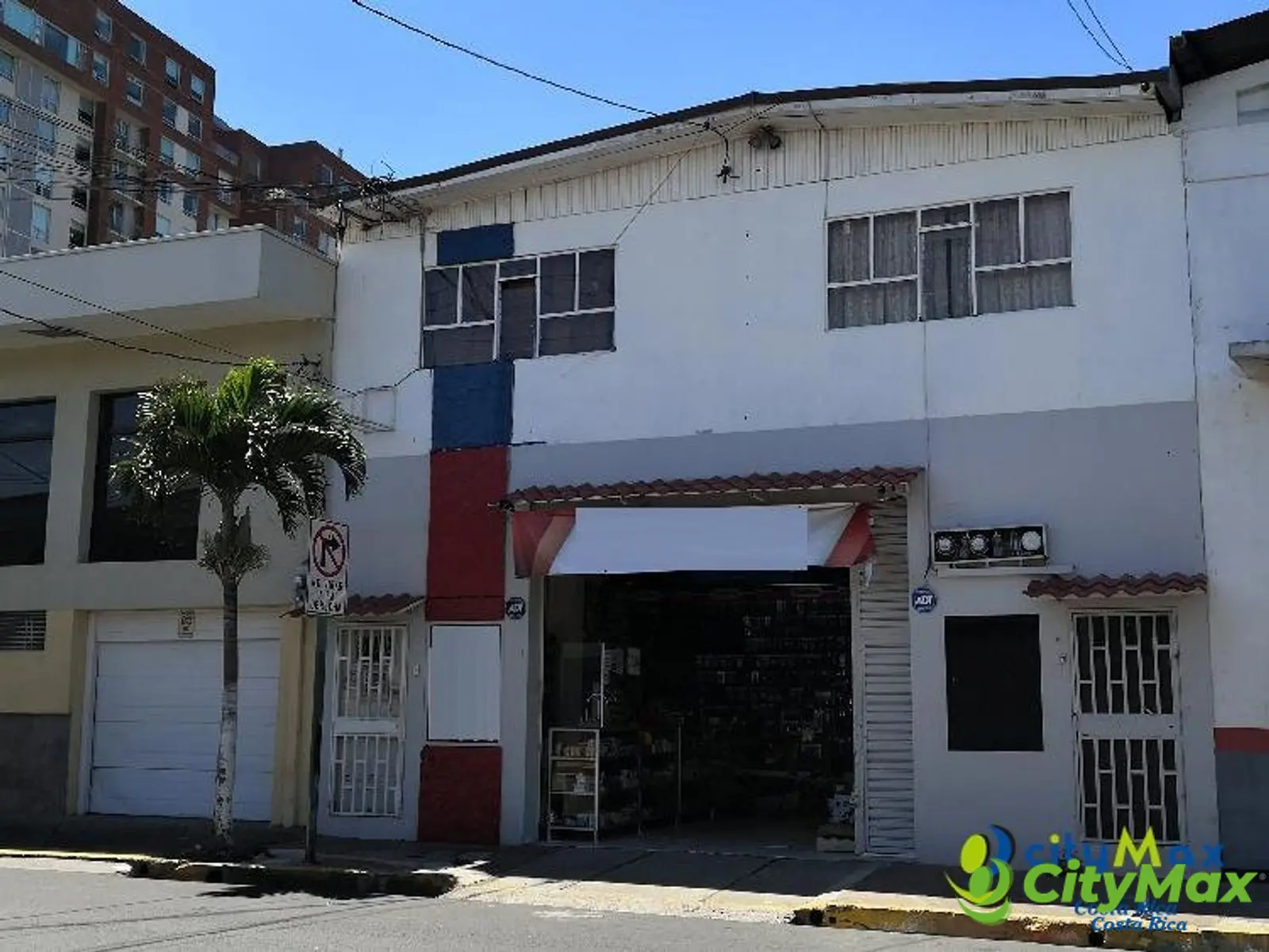 Se vende Local con 2 Aptos. San Jose x Hotel Park Inn - foto 1