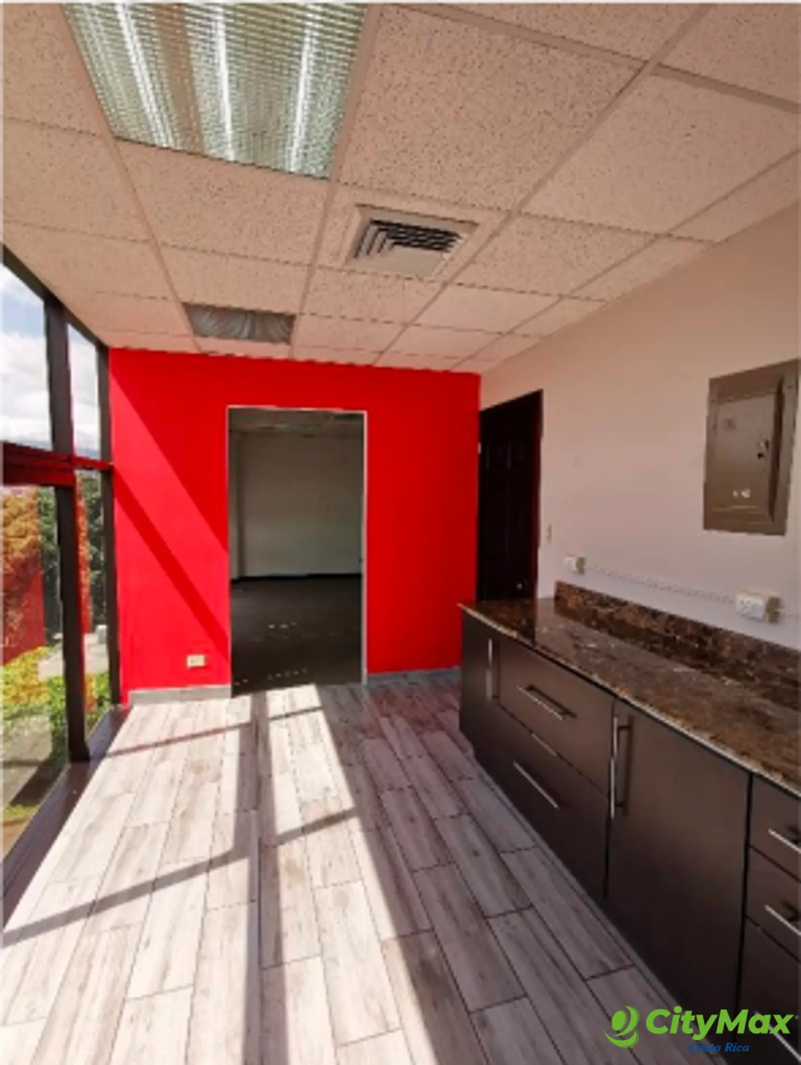 Oficina en alquiler de 328 m² en Oficentro en Escazú - foto 1