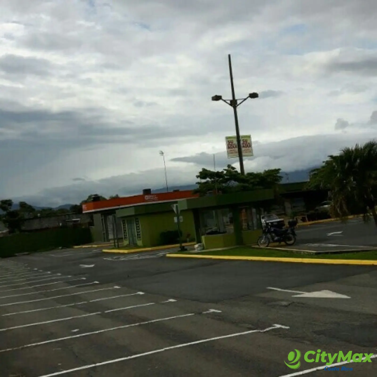 Local Comercial en renta Centro Comercial Hatillo - foto 1