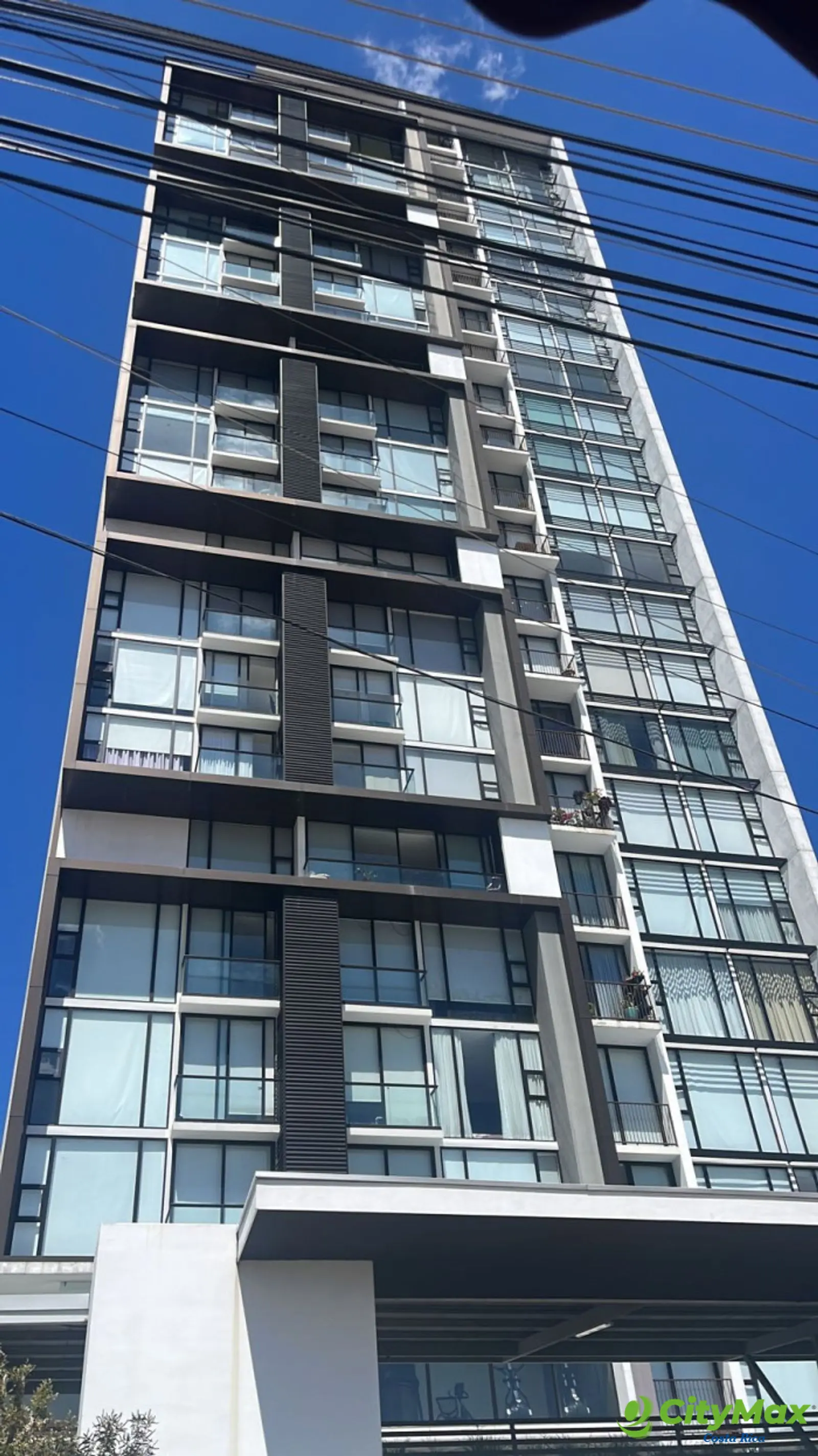 En Venta bello apartamento amueblado en Rorhmoser C.R. - foto 1