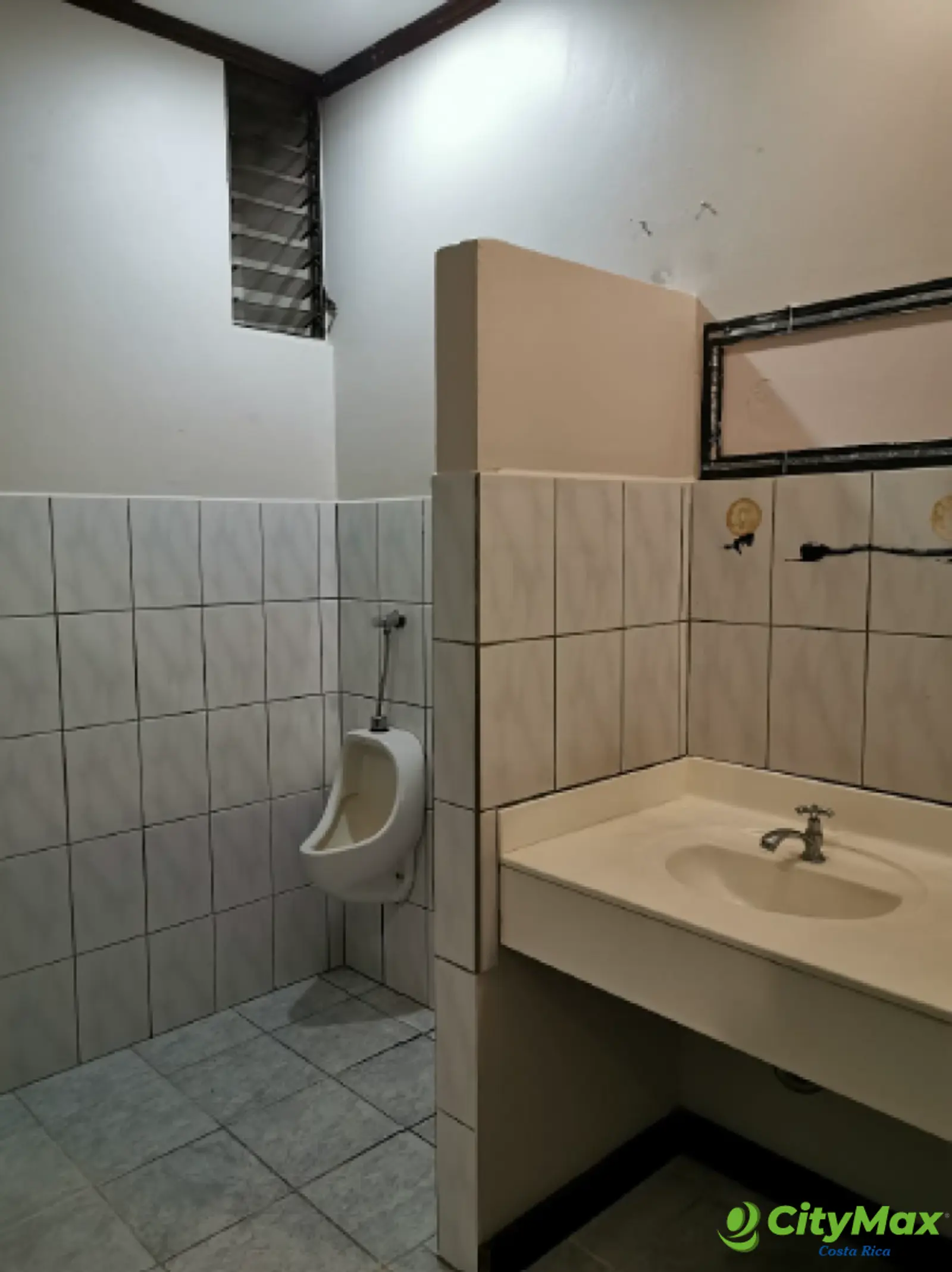 Oficinas en Alquiler con 1,056 m² en Barreal Heredia - foto 22