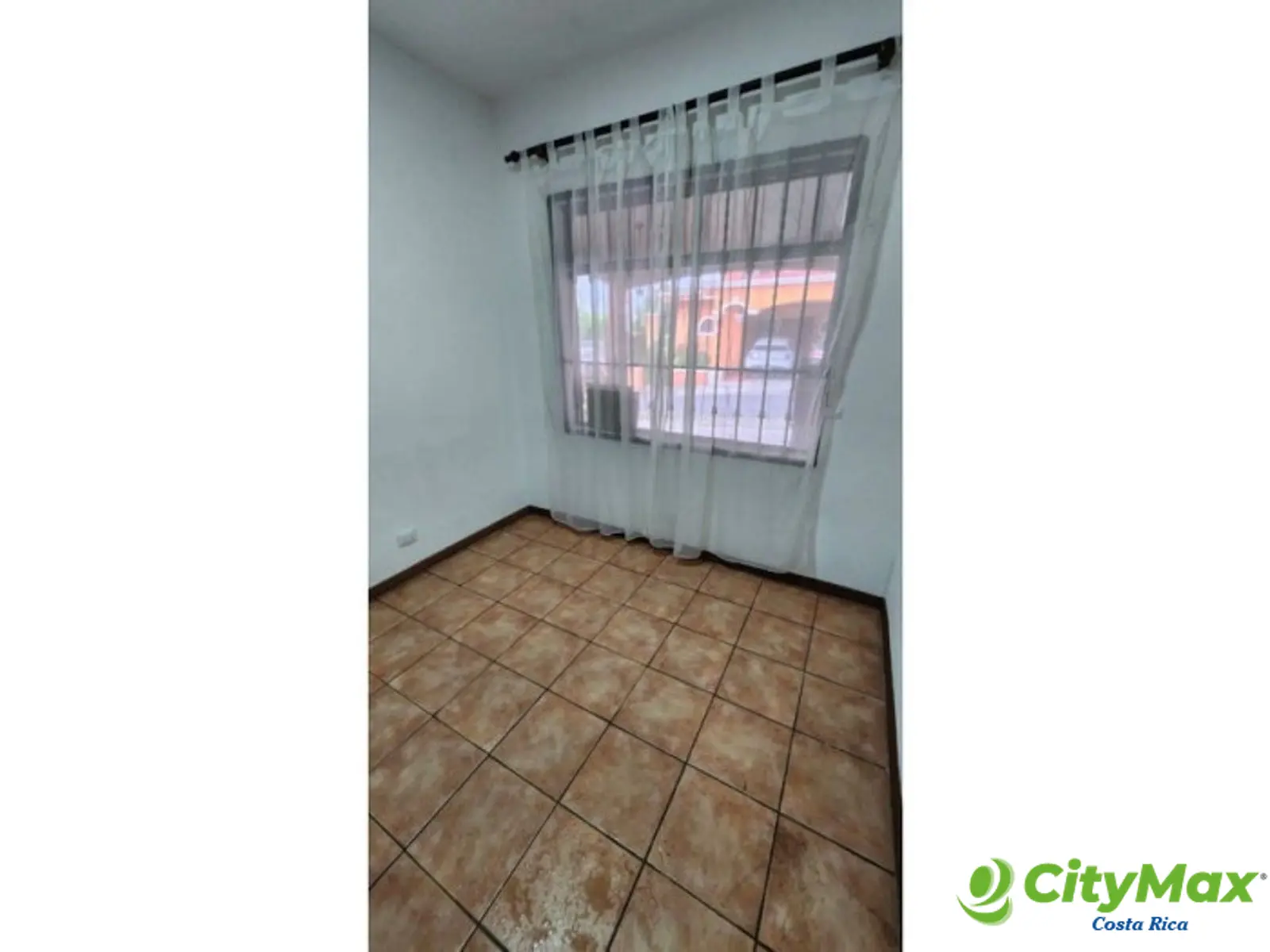 Espectacular Casa en Venta en Mercedes Norte de Heredia - foto 11