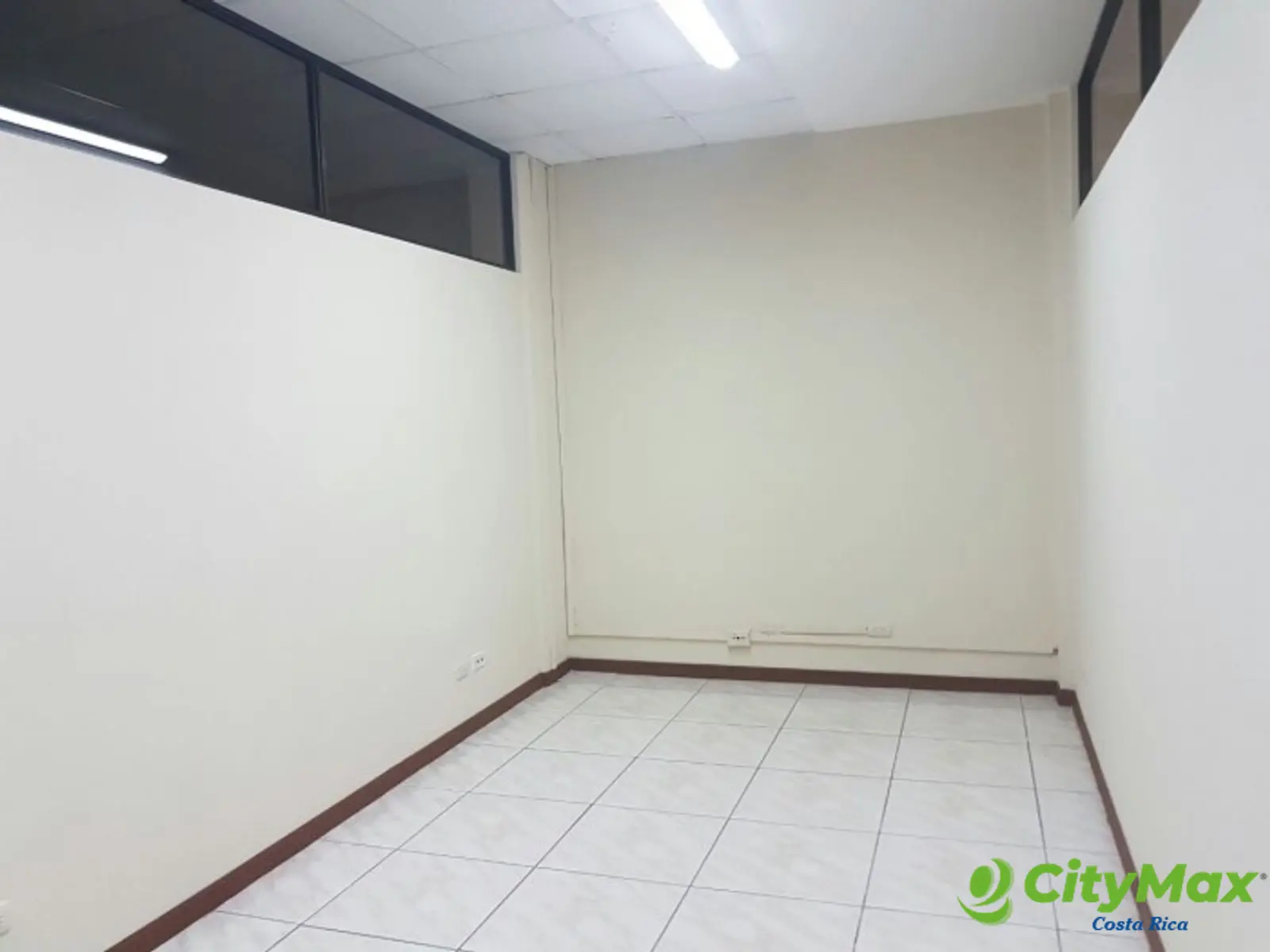Oficina en Alquiler en Moderno Oficentro en Moravia - foto 19