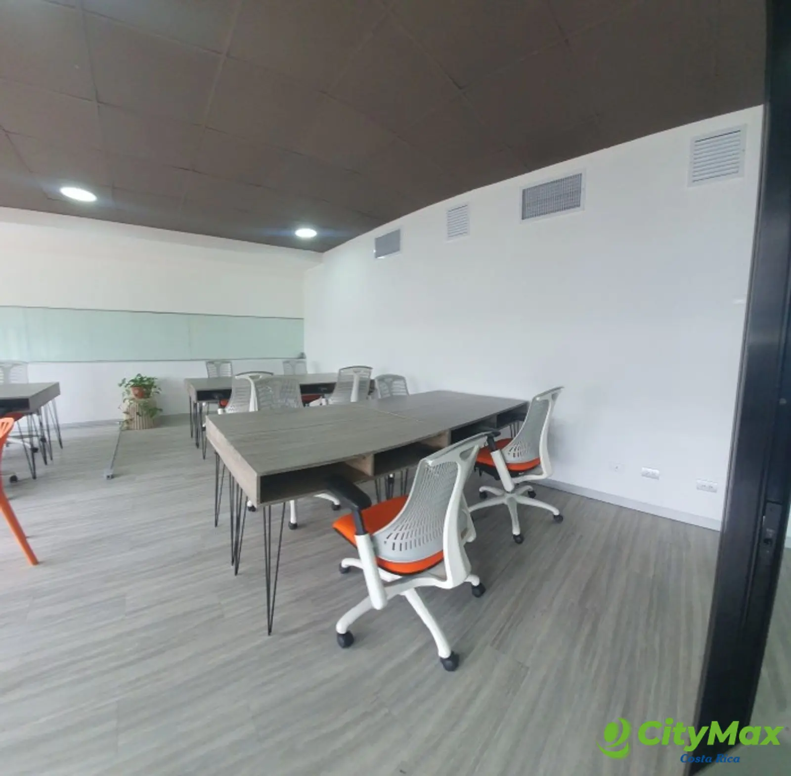 En alquile oficinas equipadas Santa Ana centro - foto 3