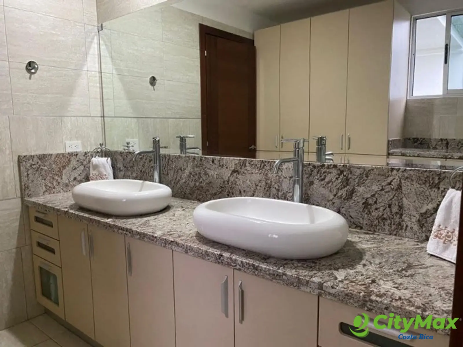 Rento lujosa casa Amueblada en Condominio en Escazú - foto 10