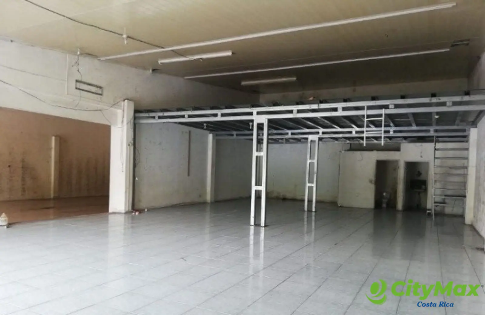 Local en Alquiler en Guápiles con Excelente Ubicación - foto 3