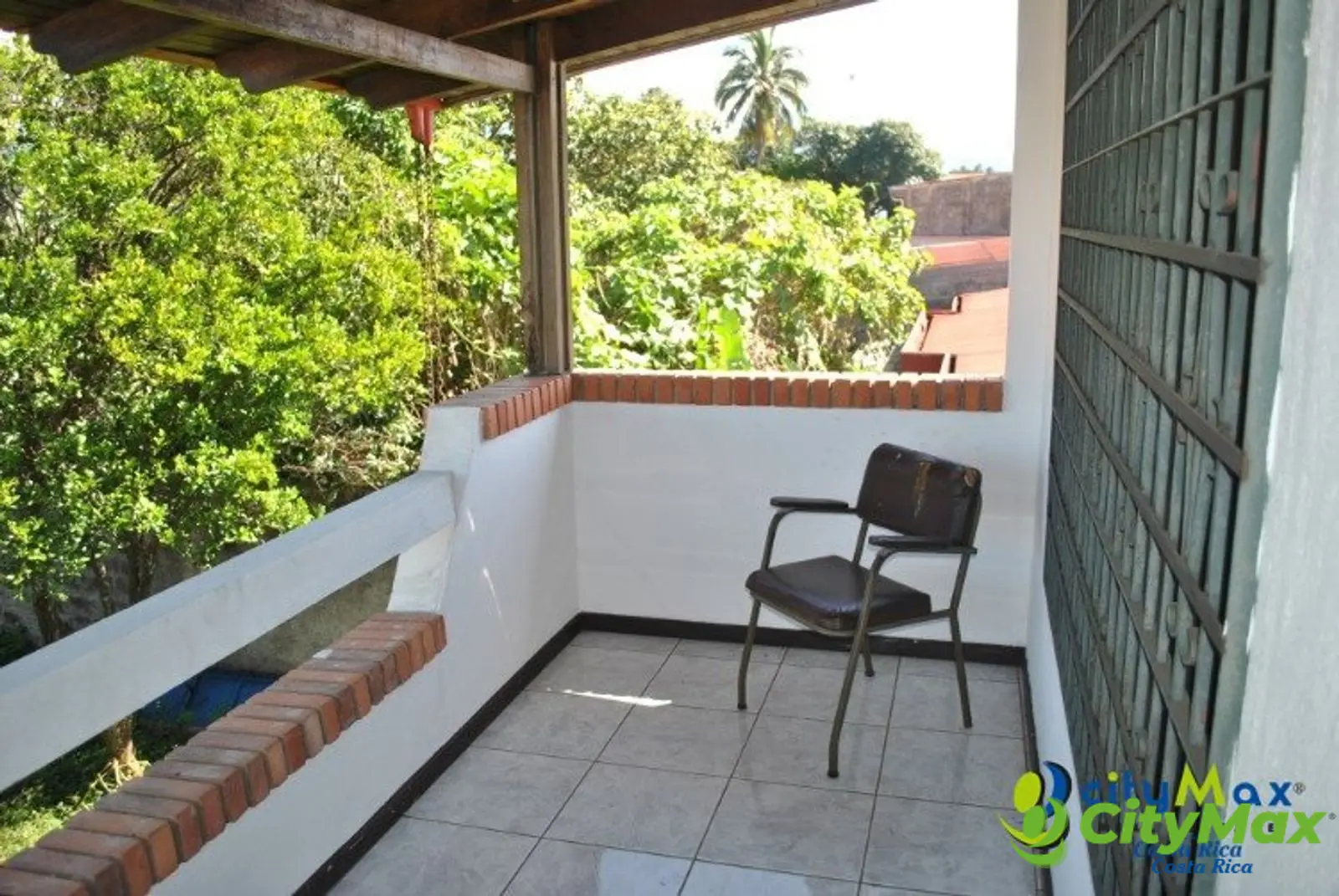 Casa en Venta en Alajuela Centro con Amplio Jardín - foto 9