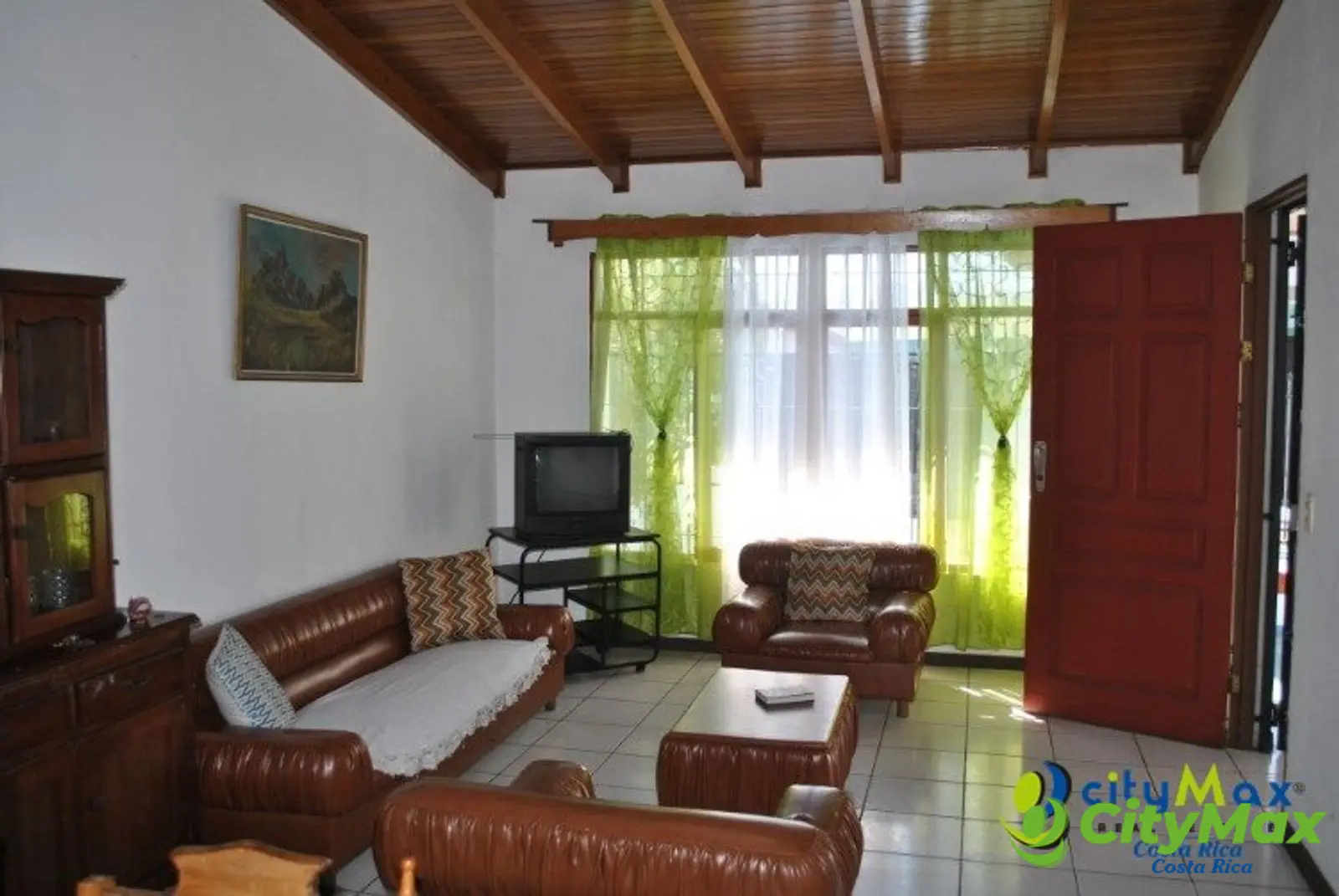Casa en Venta en Alajuela Centro con Amplio Jardín - foto 2