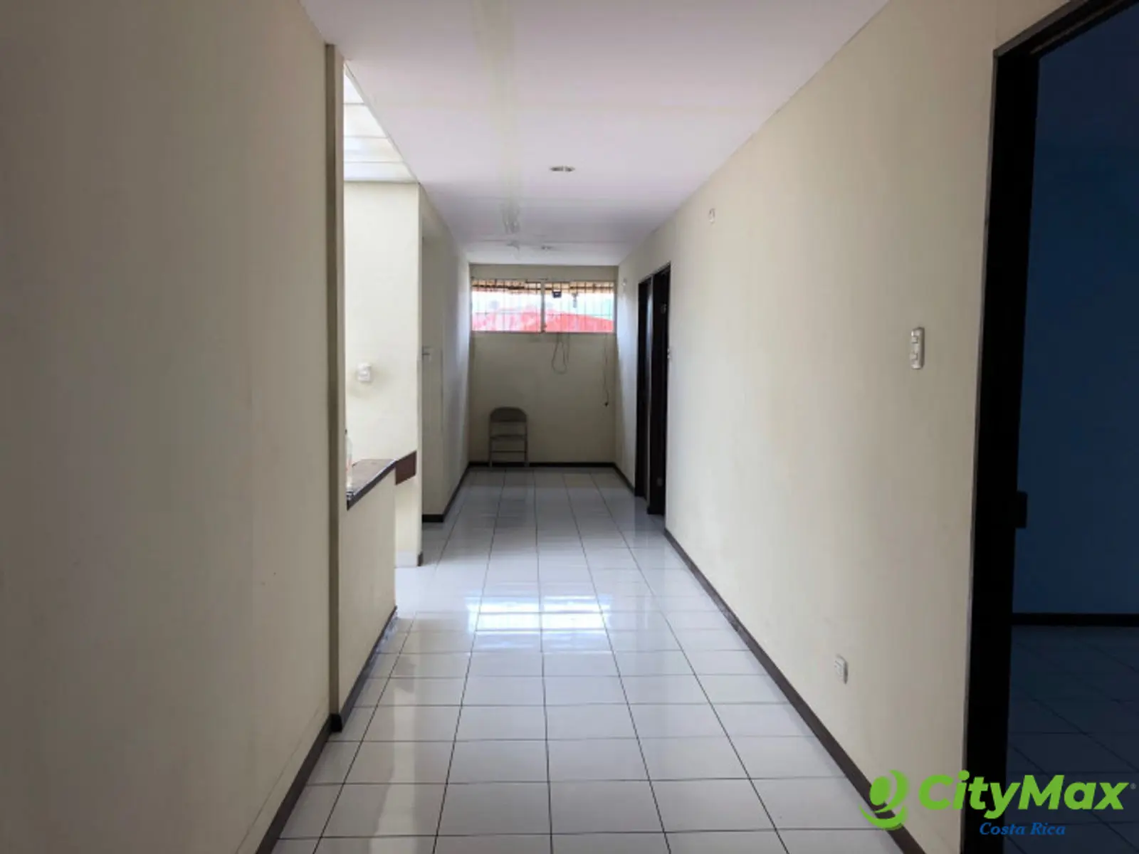 Edificio en San José Ideal para Oficinas o Inversión - foto 5