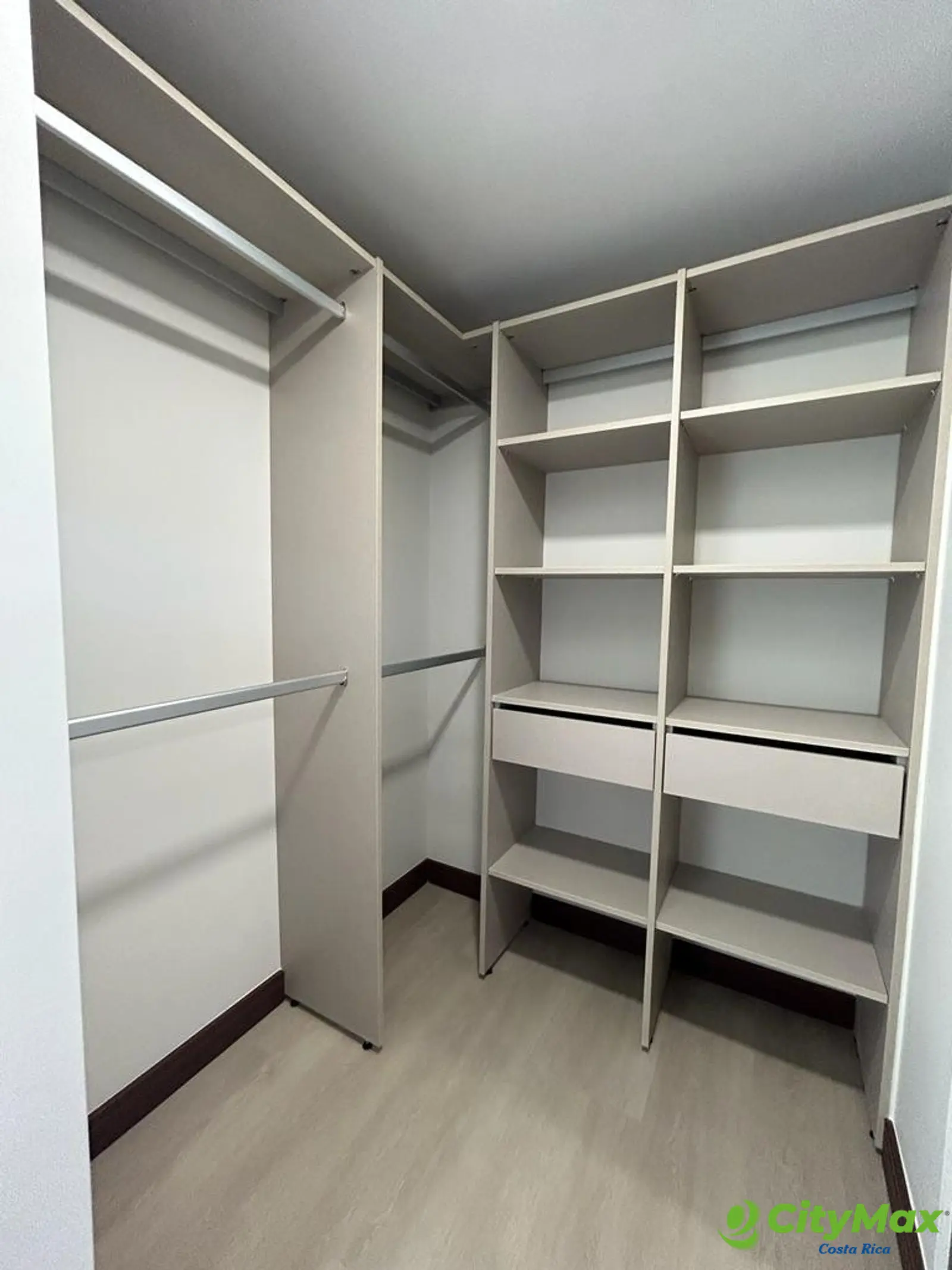 Apartamento Residencial en Venta La Uruca San José - foto 3