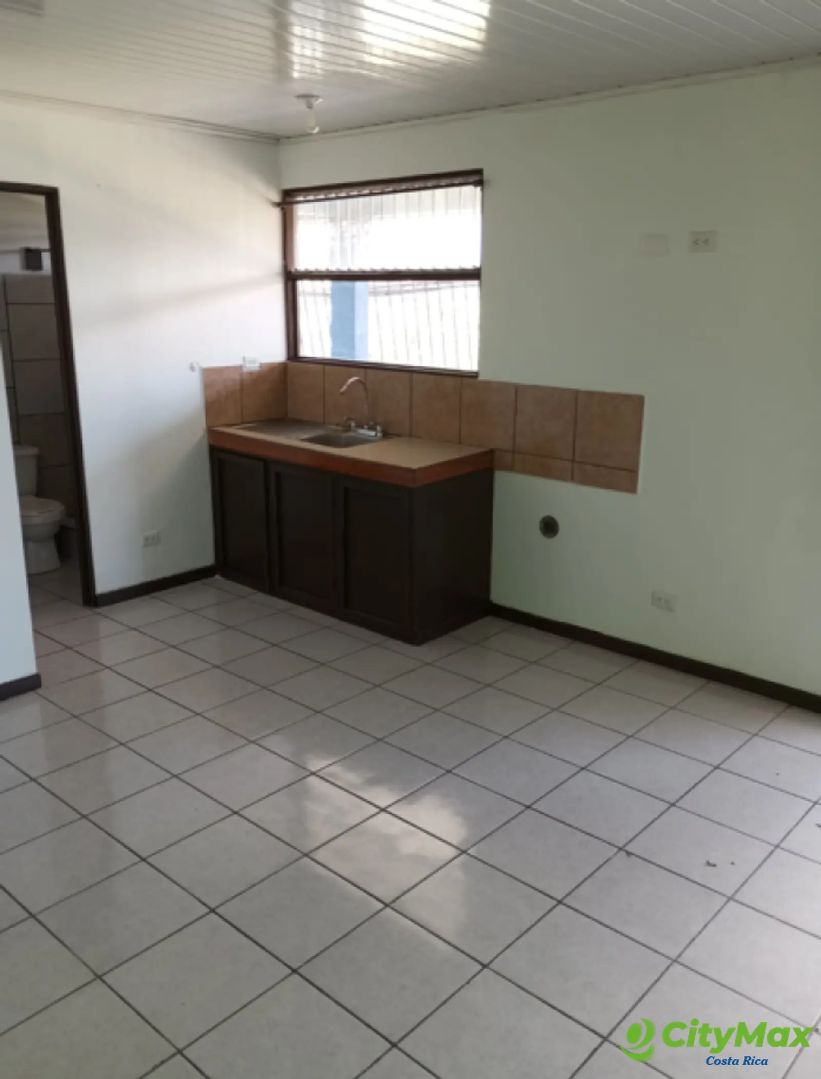 Edificio Comercial En Venta, San Pablo de Heredia - apartamento