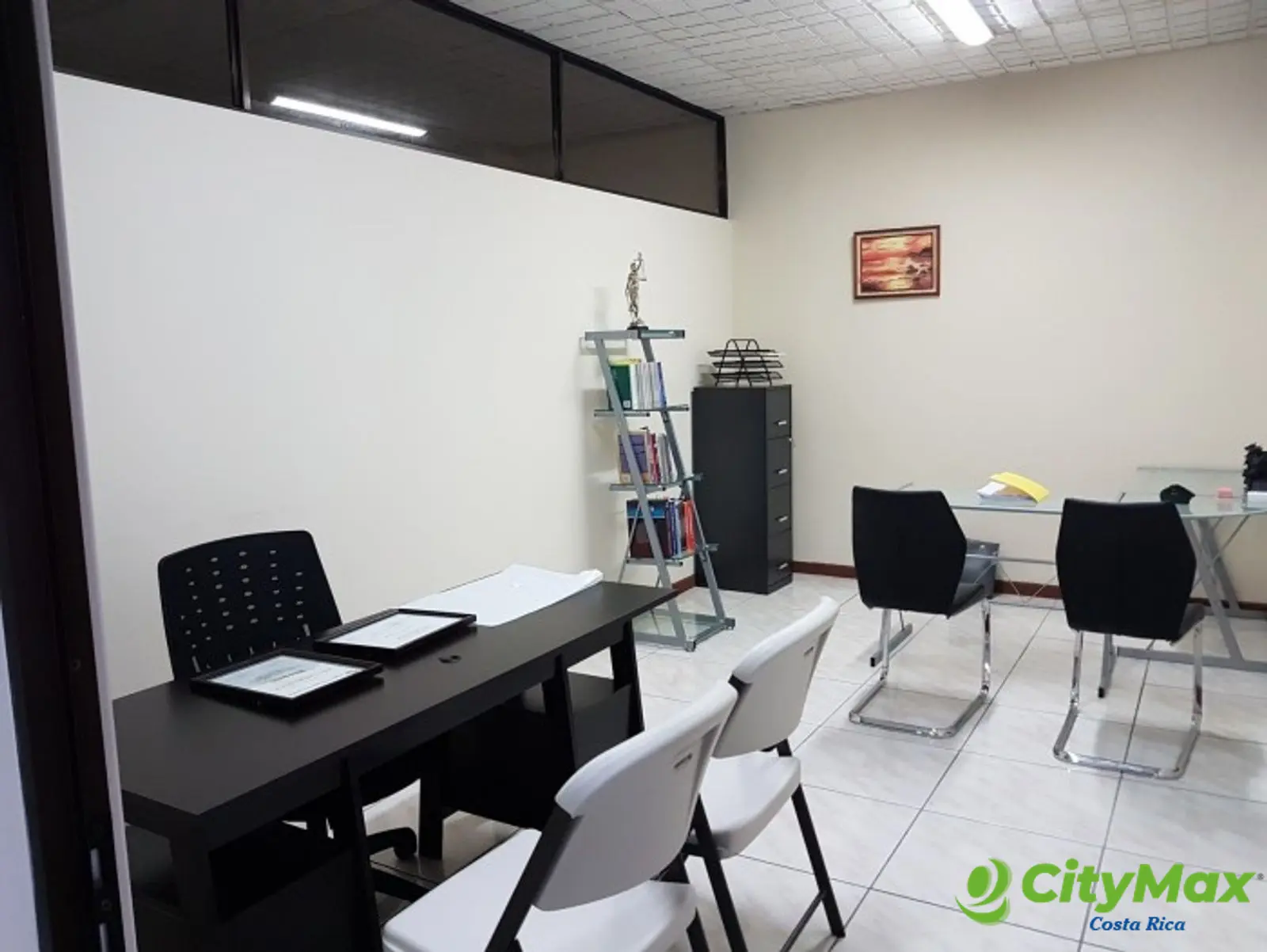 Oficina en Alquiler en Moderno Oficentro en Moravia - foto 2