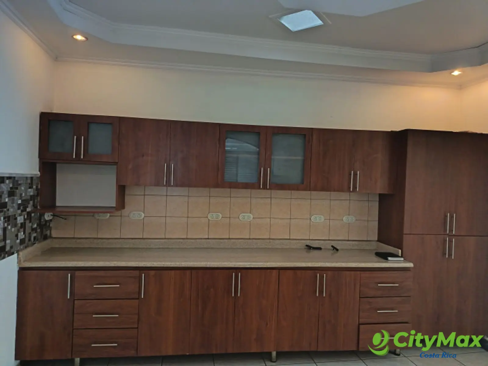 Hermosa Casa en Venta o Renta en Condominio en Moravia. - Cocina 1
