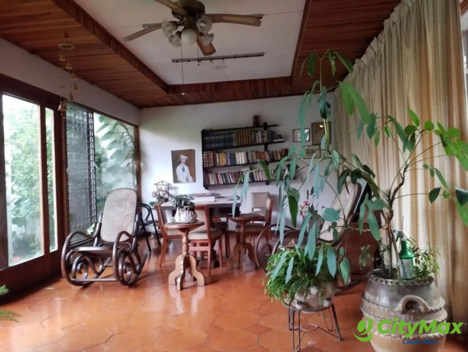 Se vende amplia casa en Rohrmoser San José Costa Rica  - foto 2