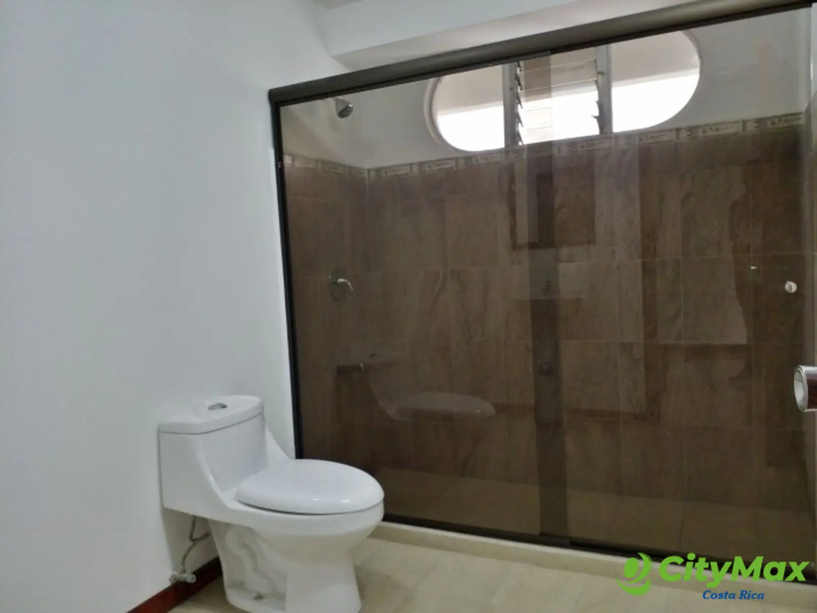 Casa en venta en Rohrmoser San José CR con piscina - foto 15