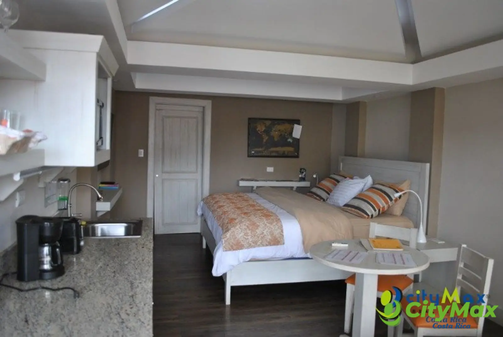Edificio en Venta Locales y Apartamentos en Alajuela - foto 4