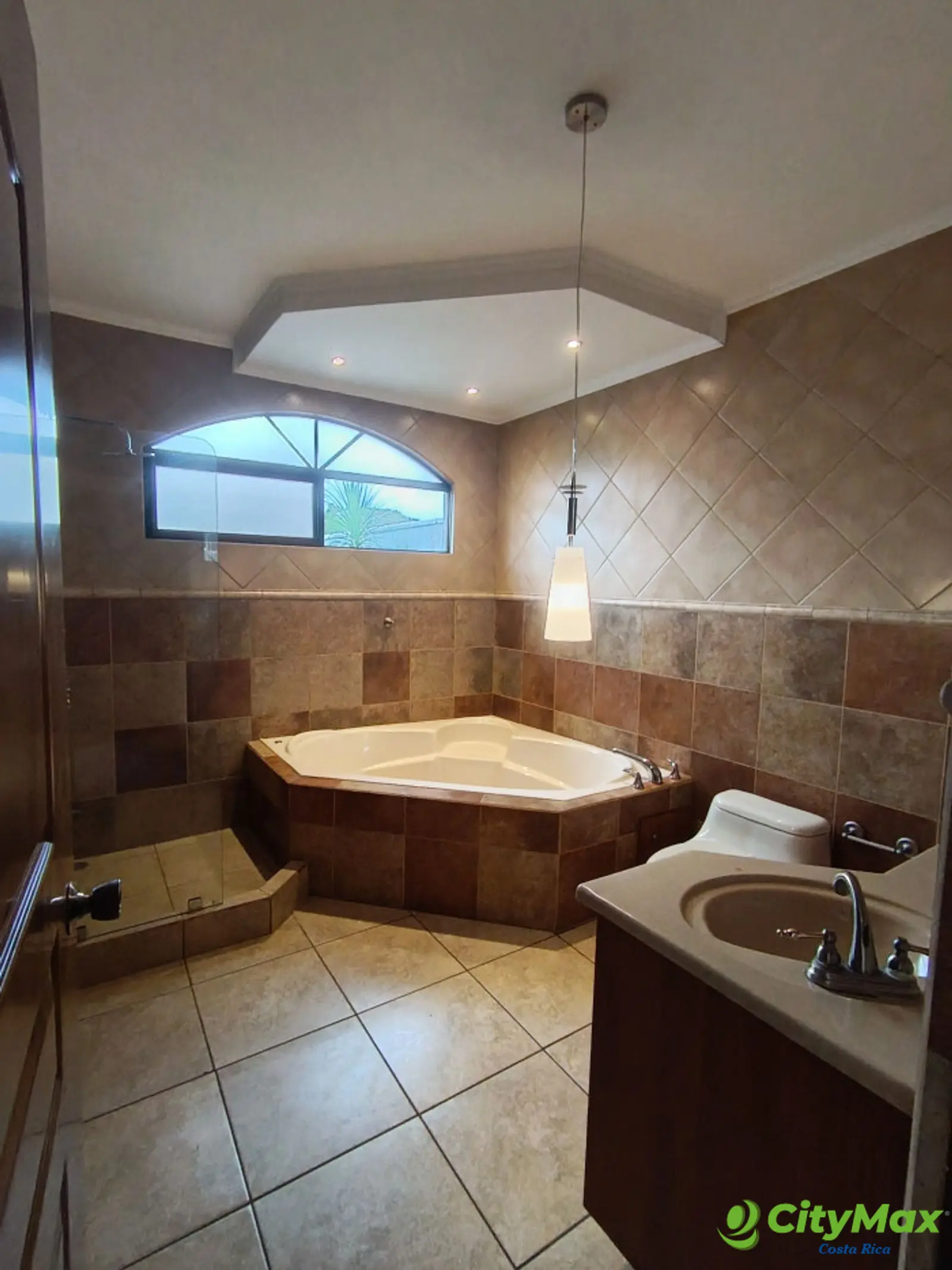 Hermosa Casa en Venta o Renta en Condominio en Moravia. - Baño principal