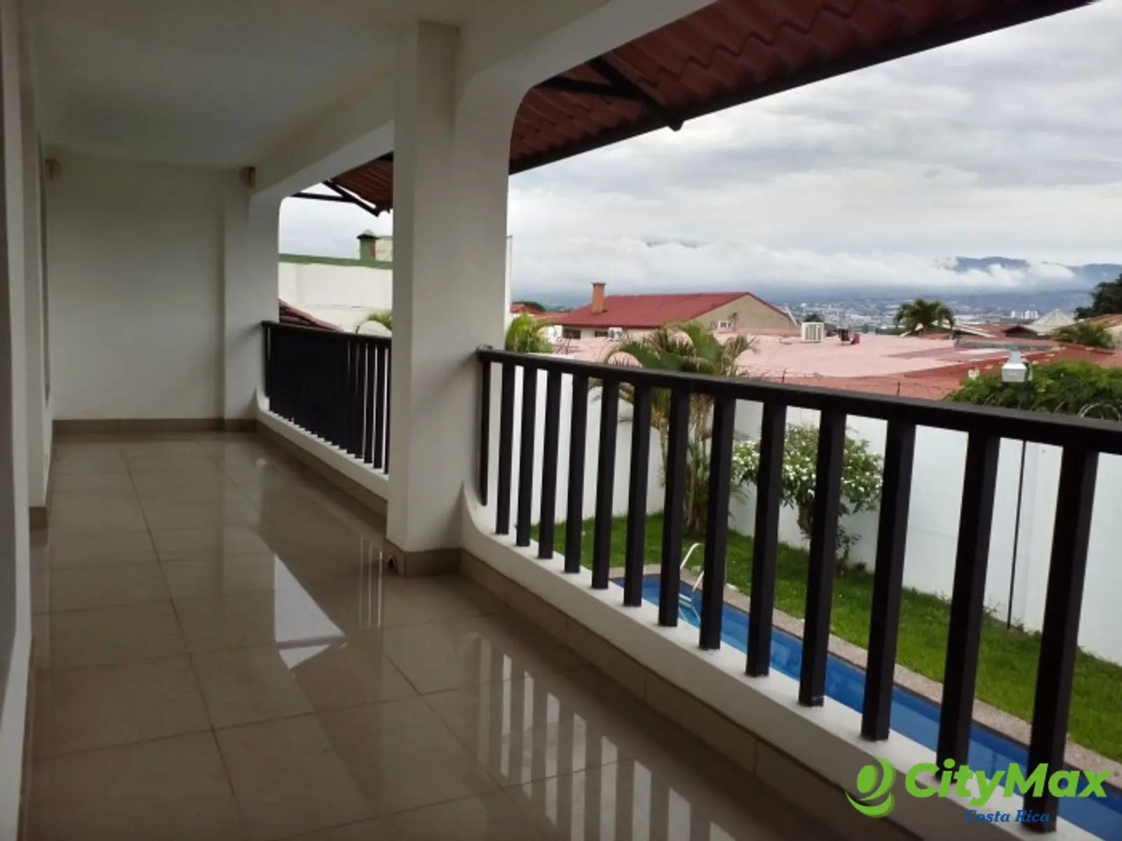 Casa en venta en Rohrmoser San José CR con piscina - foto 11