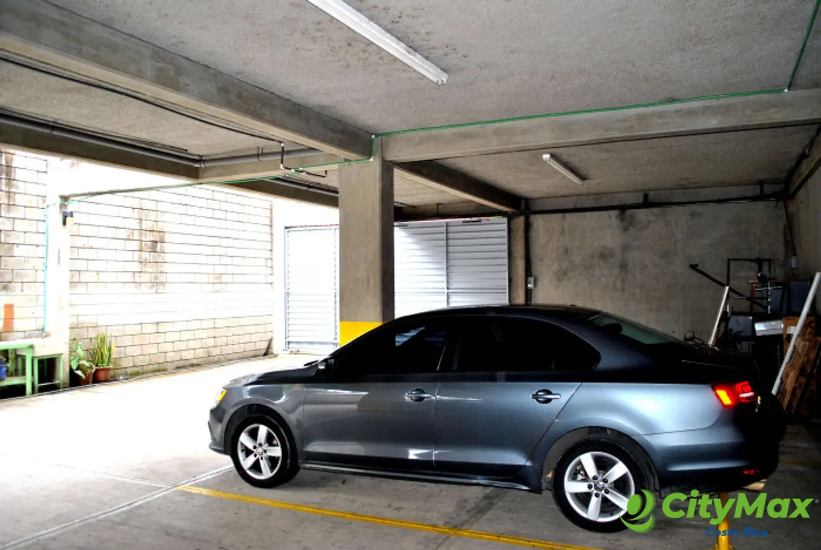 Oficina en La Uruca Ideal para Inversión o Empresa - foto 4