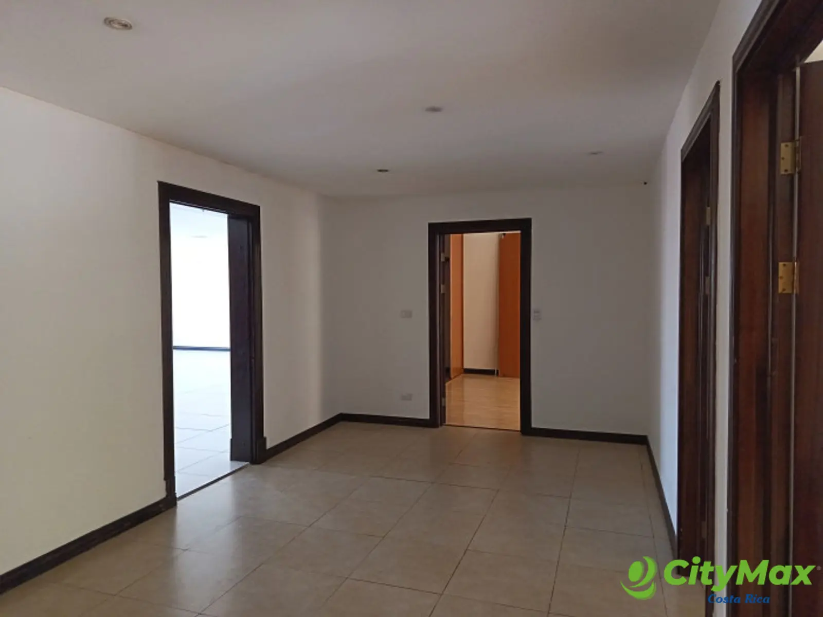 Hermosa Casa en Venta en San Rafael de Escazú San José. - foto 14