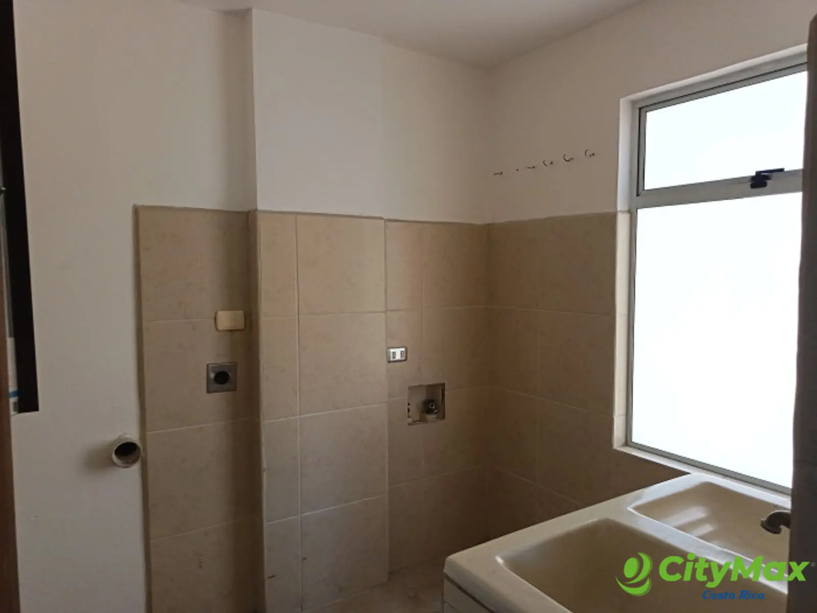 Hermosa Casa en Venta en San Rafael de Escazú San José. - foto 19