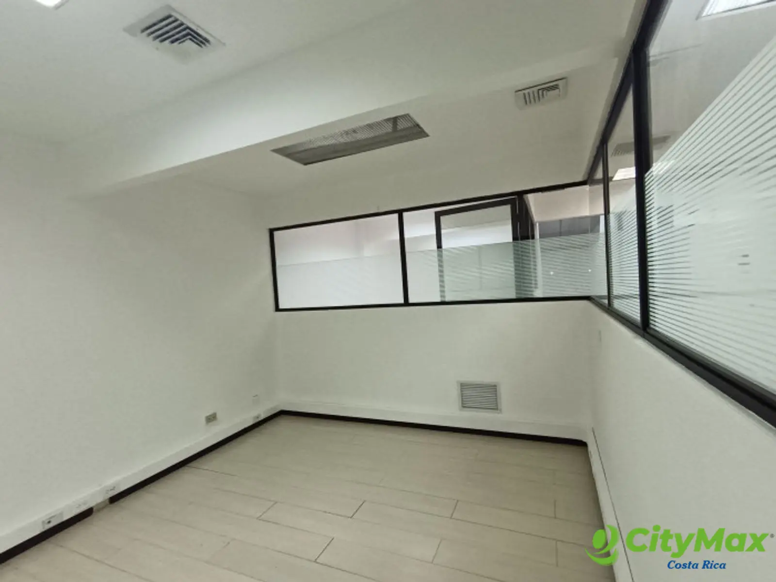 Oficina/local en renta en San Rafael, Escazú, San José - foto 16