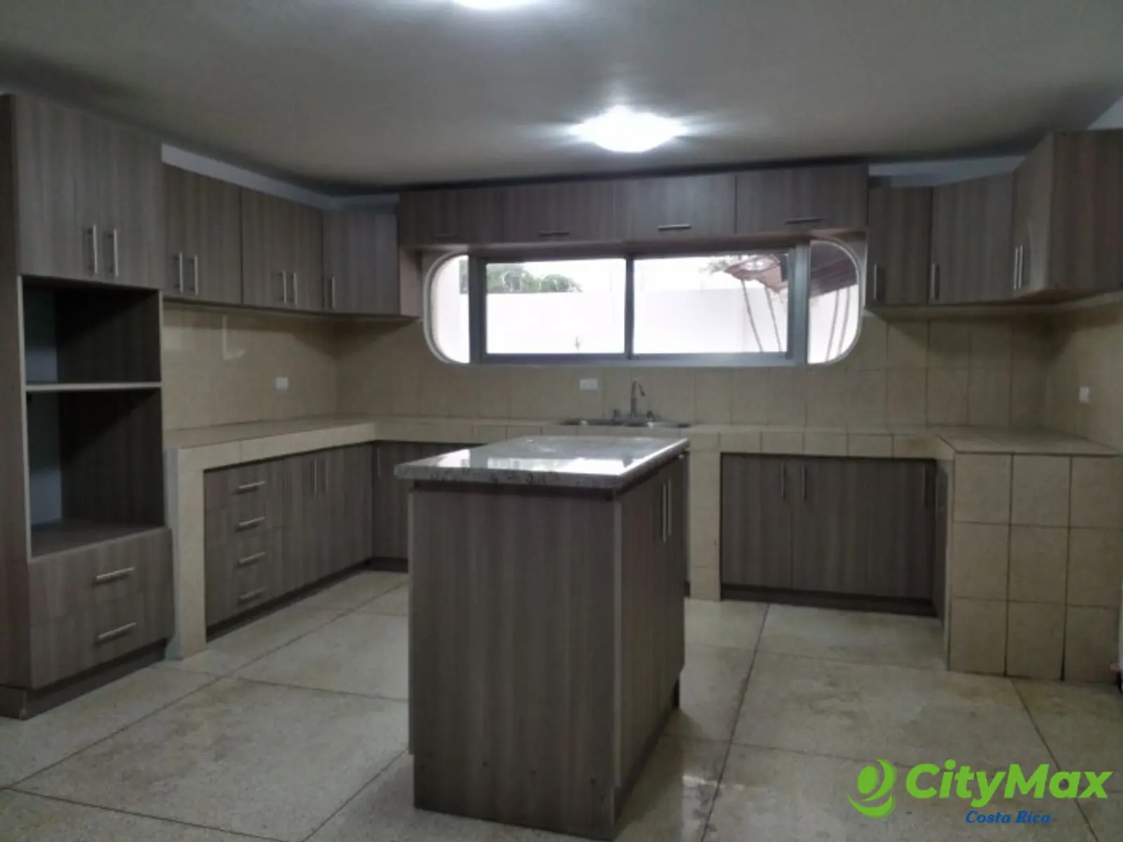Casa en venta en Rohrmoser San José CR con piscina - foto 6